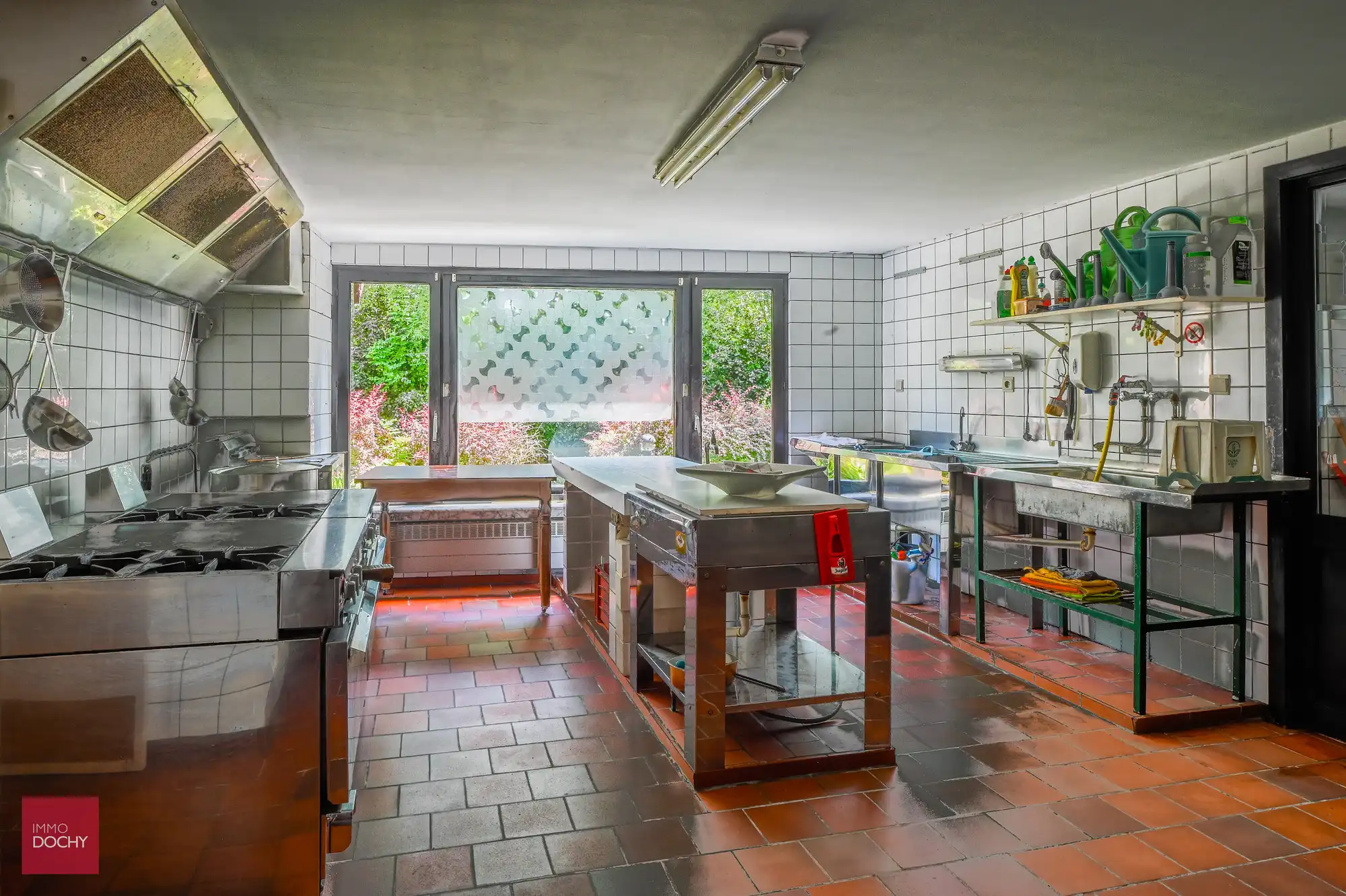 Landelijk en rustig gelegen handelscomplex met woonst foto 17