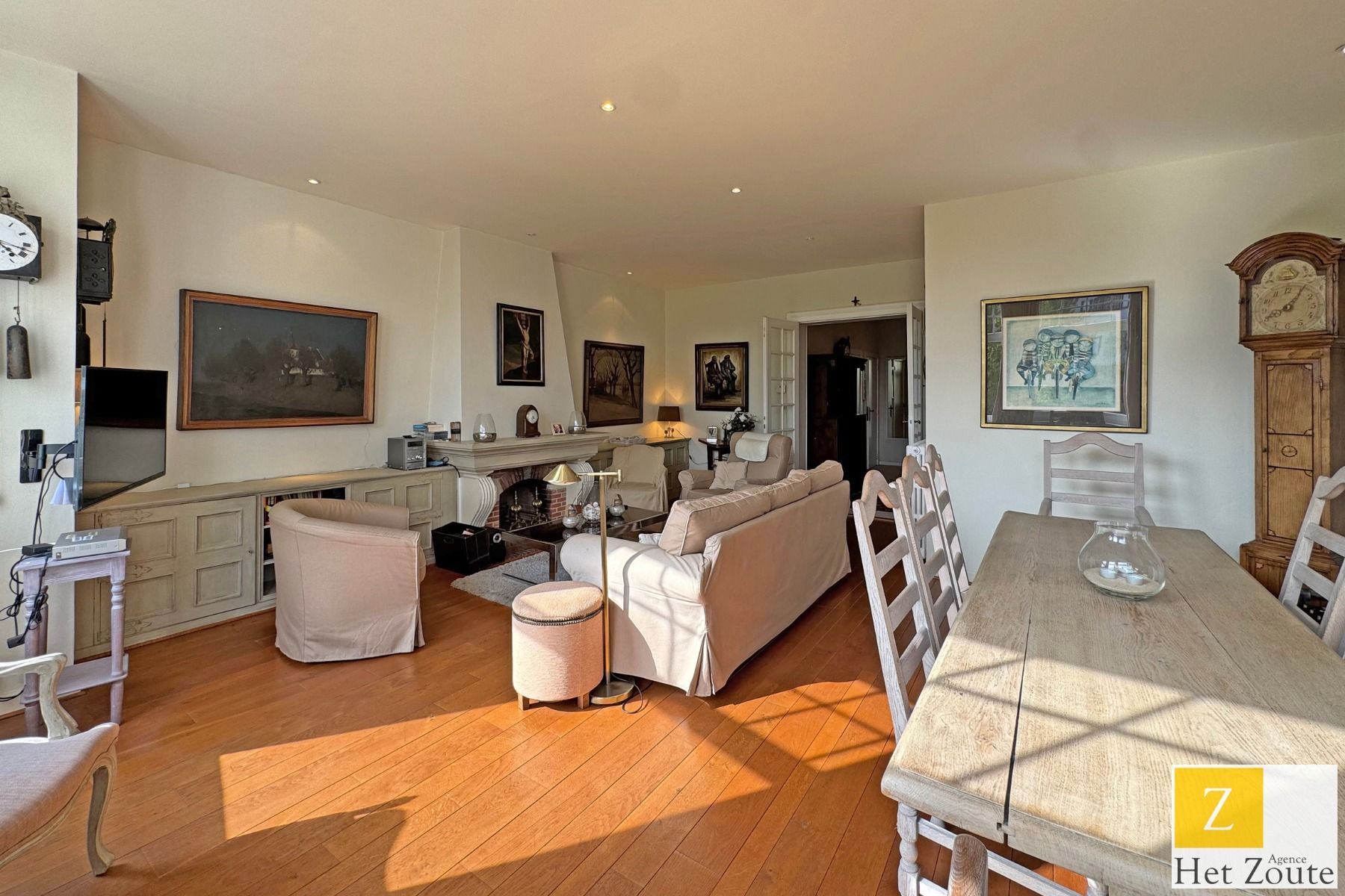Te renoveren appartement in iconische residentie te Knokke foto 6