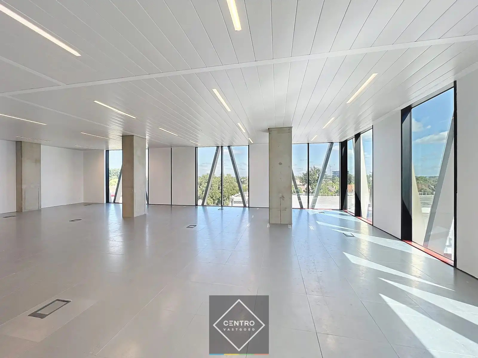 SCHERP GEPRIJSDE kantoorruimte (±240m²) met prachtige zichten in de Westwing Tower op de derde verdieping ! foto 16