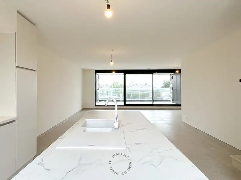 Prachtig gelegen nieuwbouw duplexappartement met drie slaapkamers, groot terras en autostaanplaats foto 11