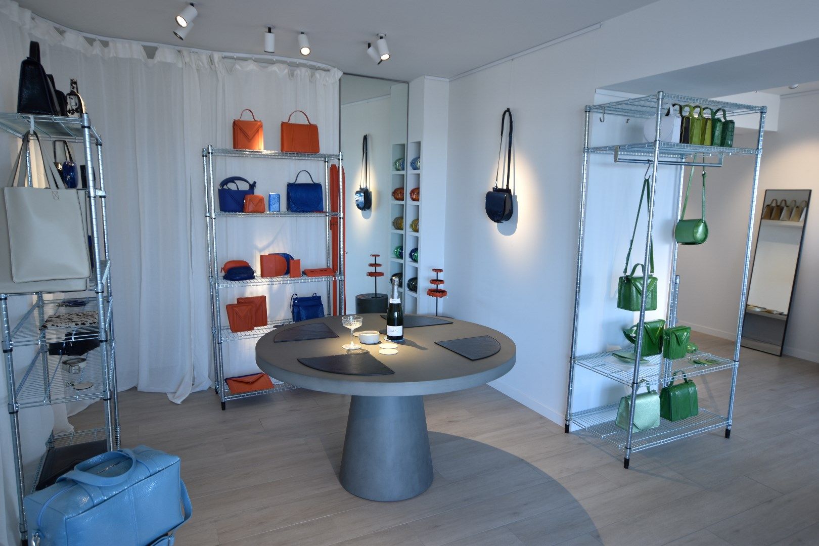 Handelspand inclusief met een studio, mooi gelegen aan de Zeedijk nabij het Driehoeksplein  foto 7