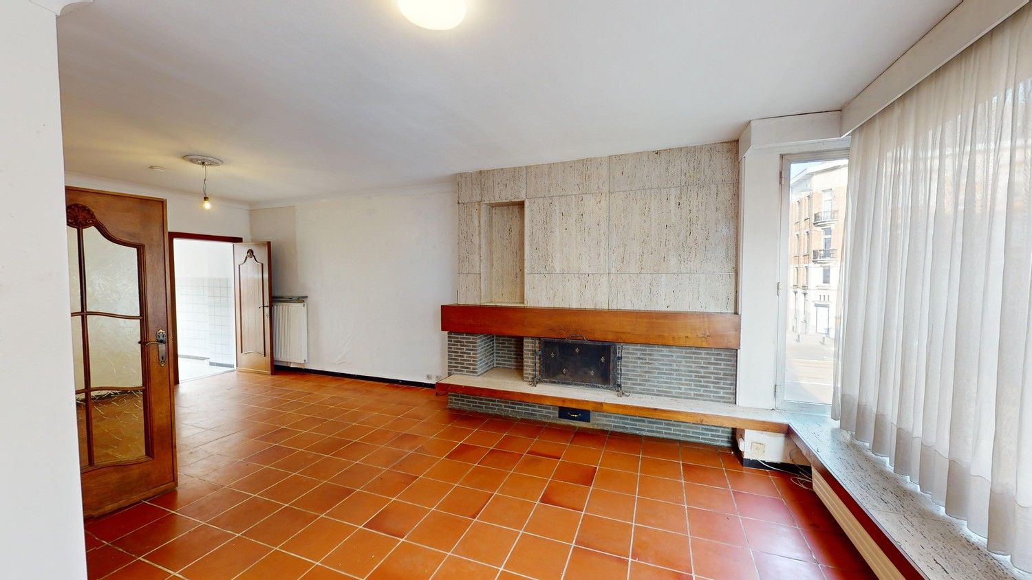 Te koop: Zeer ruime stadswoning met garage in hartje Gent – unieke ligging en veel potentieel! foto 2