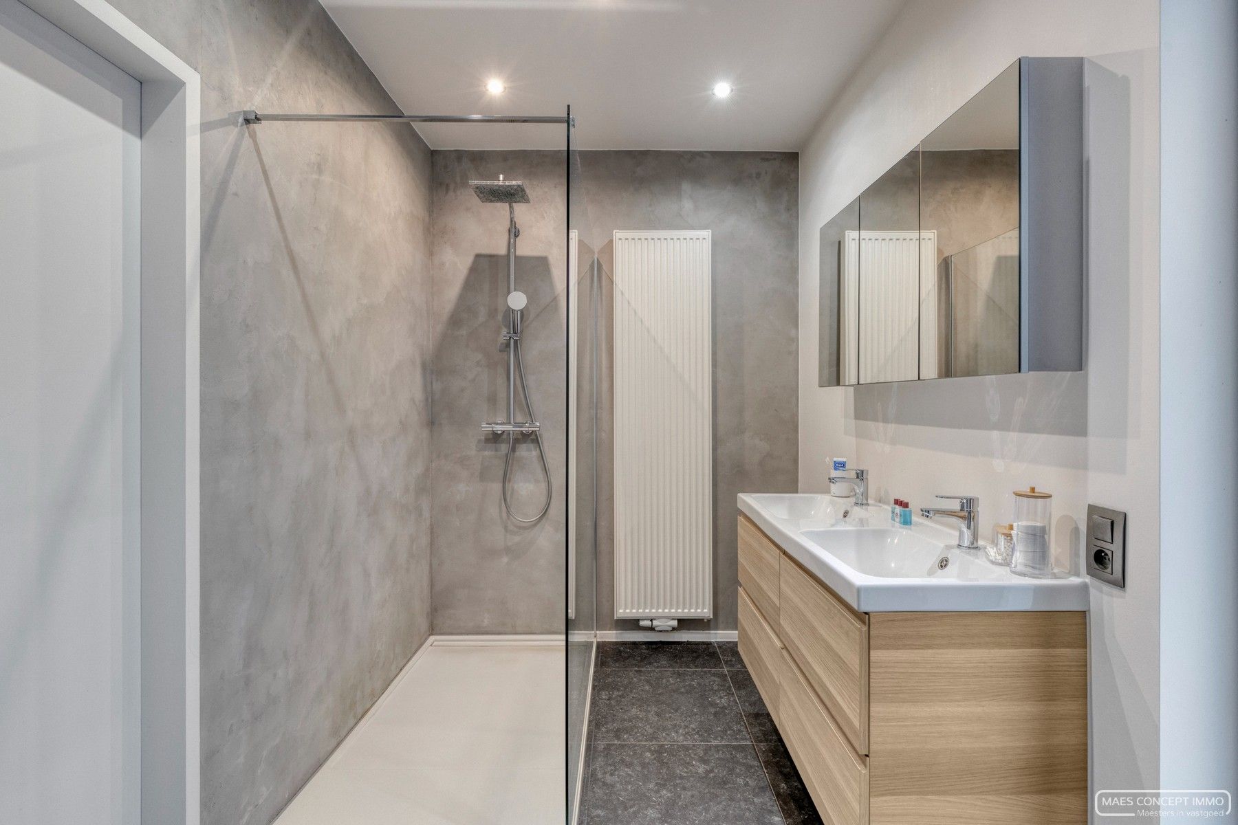 Instapklare halfopen woning in Waregem met bijgebouw en weids zicht foto 11