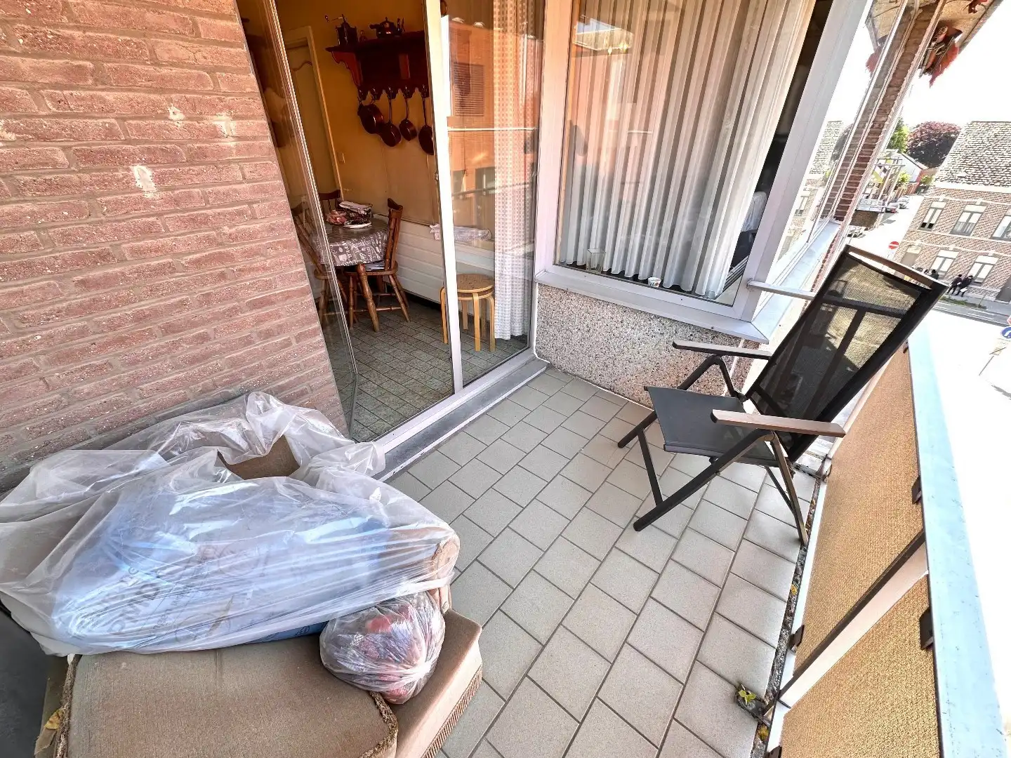 Ruim appartement met 2 slaapkamers en 2 terrassen in het centrum van Tongeren. foto 9