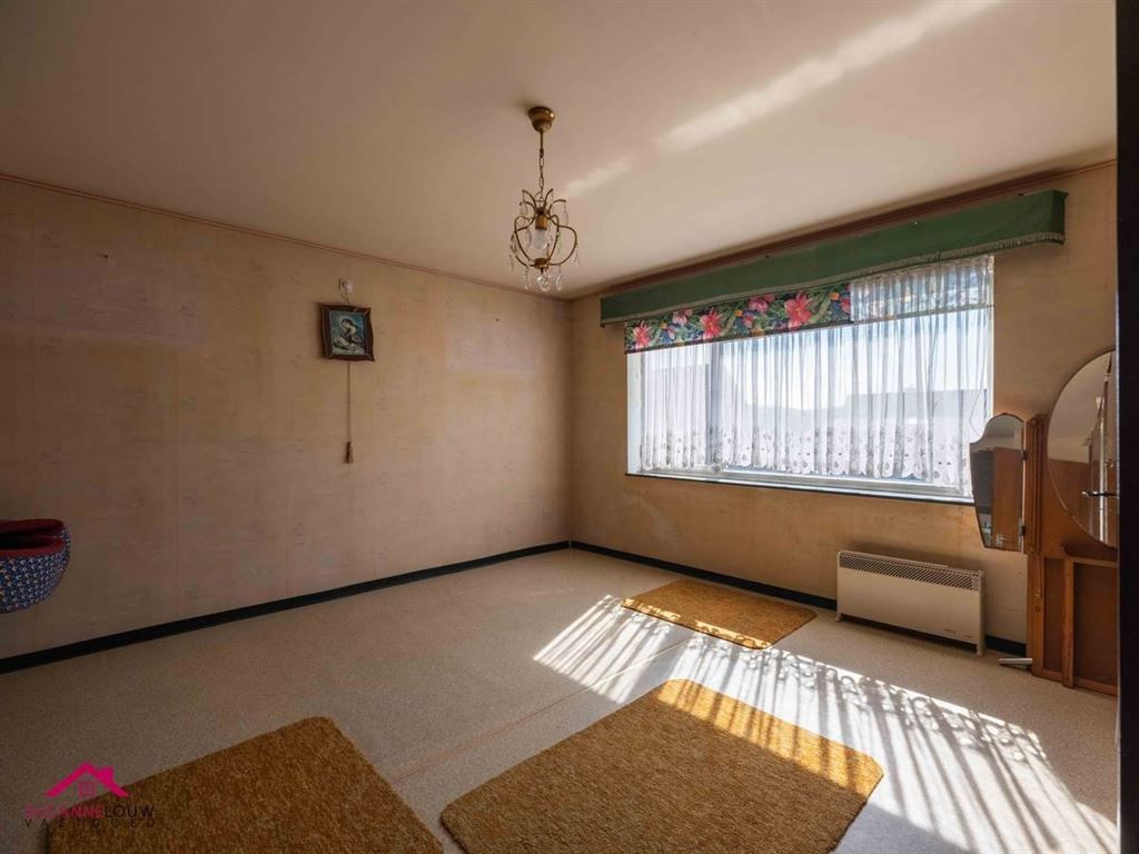 Vrijstaande woning, te renoveren naar eigen smaak en wensen foto 33