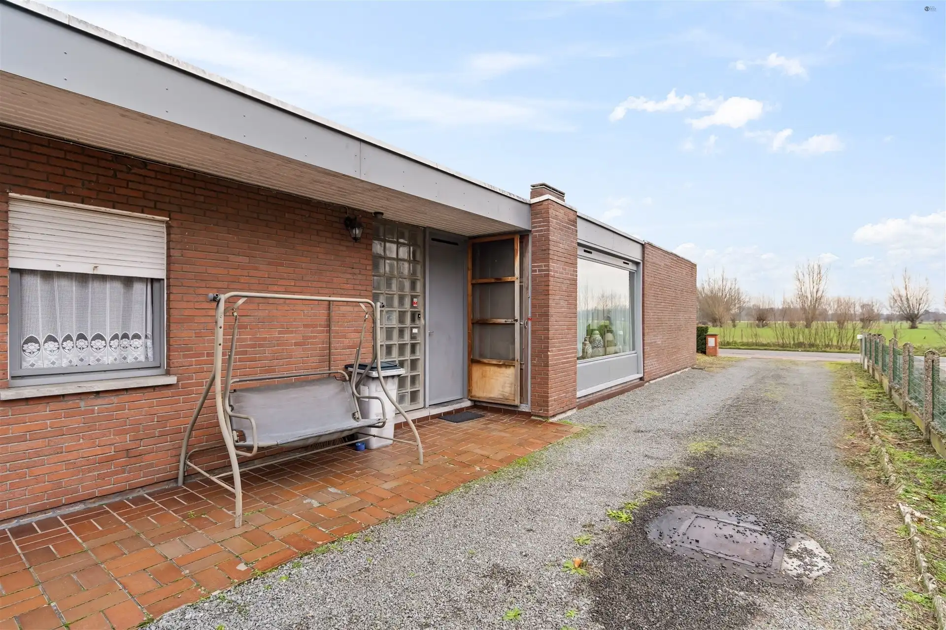 Te renoveren bungalow op een ruim stuk grond foto 18