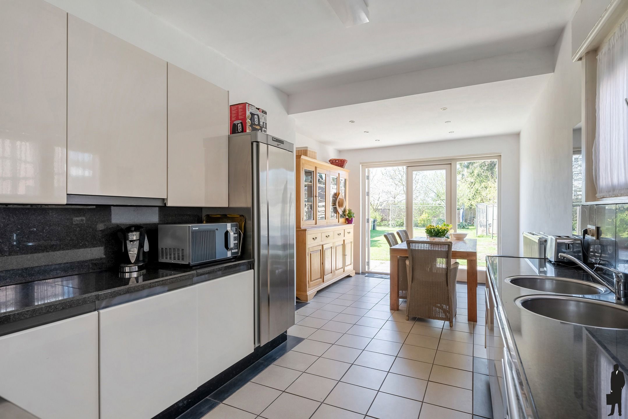 Karakteristieke woning met 5 slpk. en westtuin op 799m² foto 8