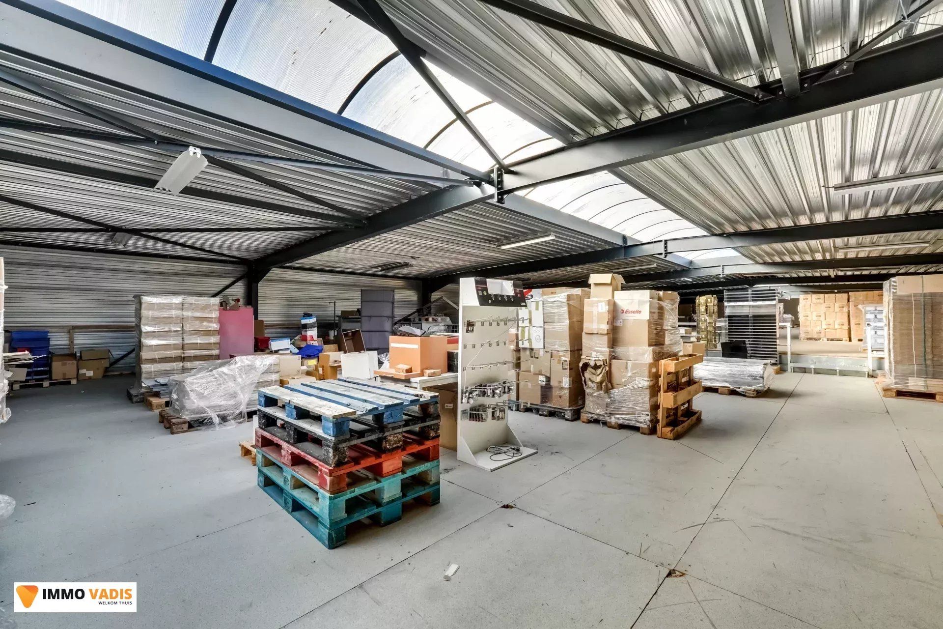 Industrieel gebouw 1500 m² op strategische locatie foto 12