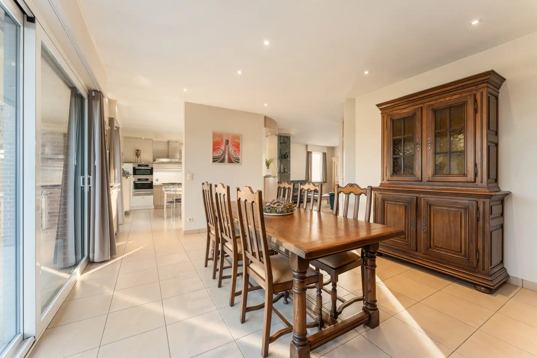 Verzorgde woning met ruim bijgebouw op perceel van 1.369 m² foto 9