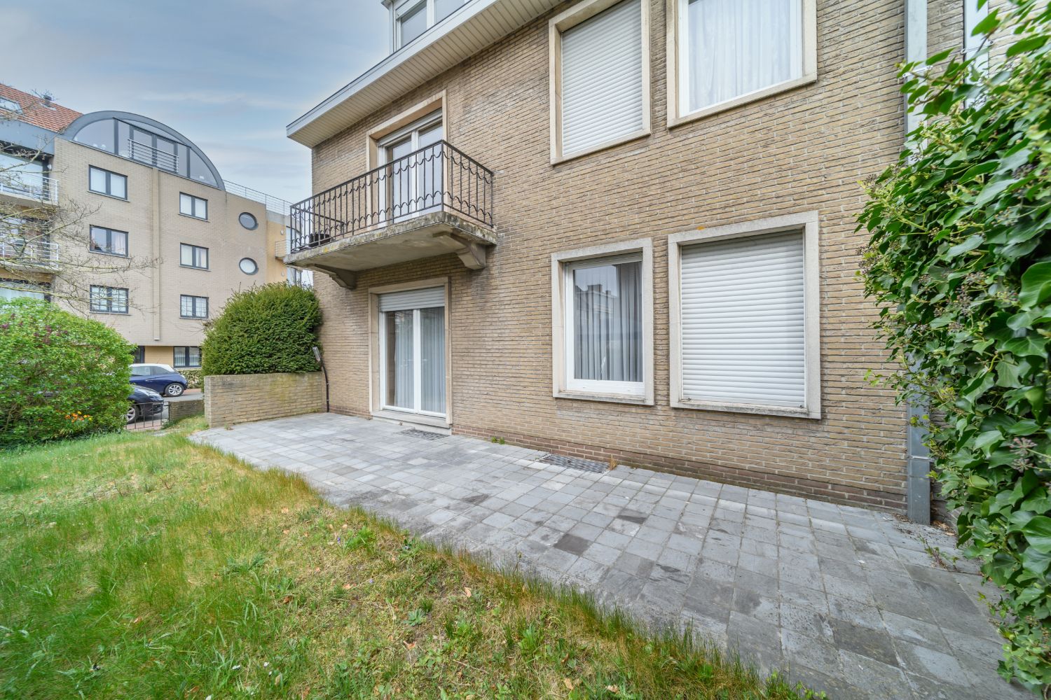 Halfopen woning te koop met vergunde indeling in 3 appartementen – prachtig gelegen met zicht op natuurreservaat, vlakbij het centrum! foto 6
