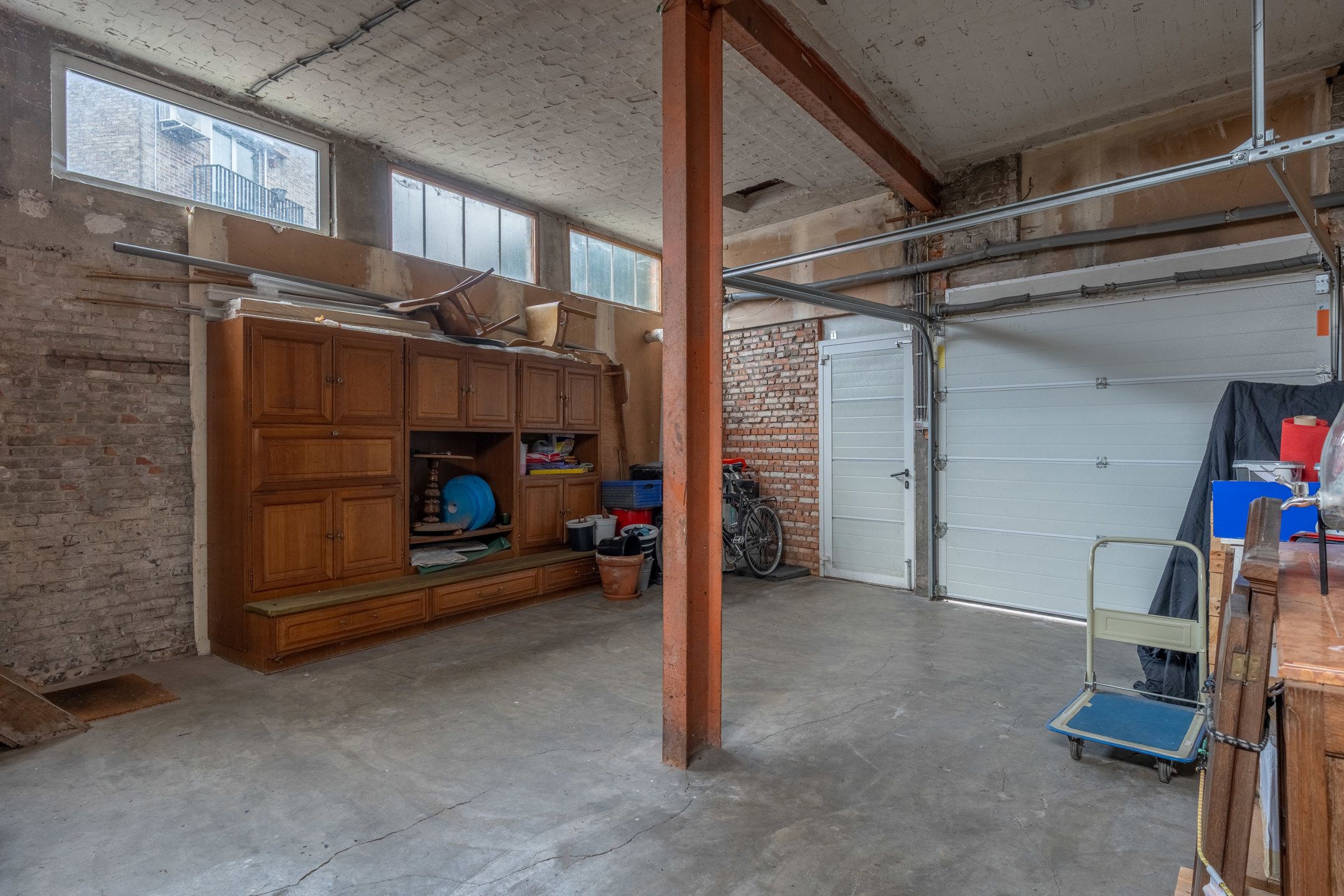 Verrassend ruime handelswoning met bovenliggend appartement. foto 22