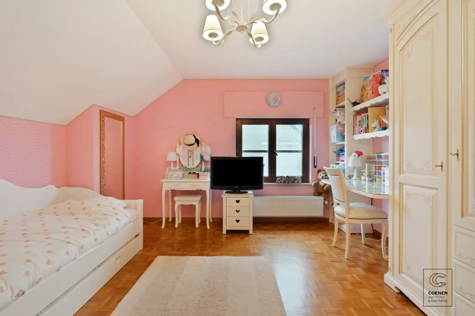 Instapklare gezinswoning met 4 à 5 slaapkamers op een rustige ligging te Oostmalle! foto 11