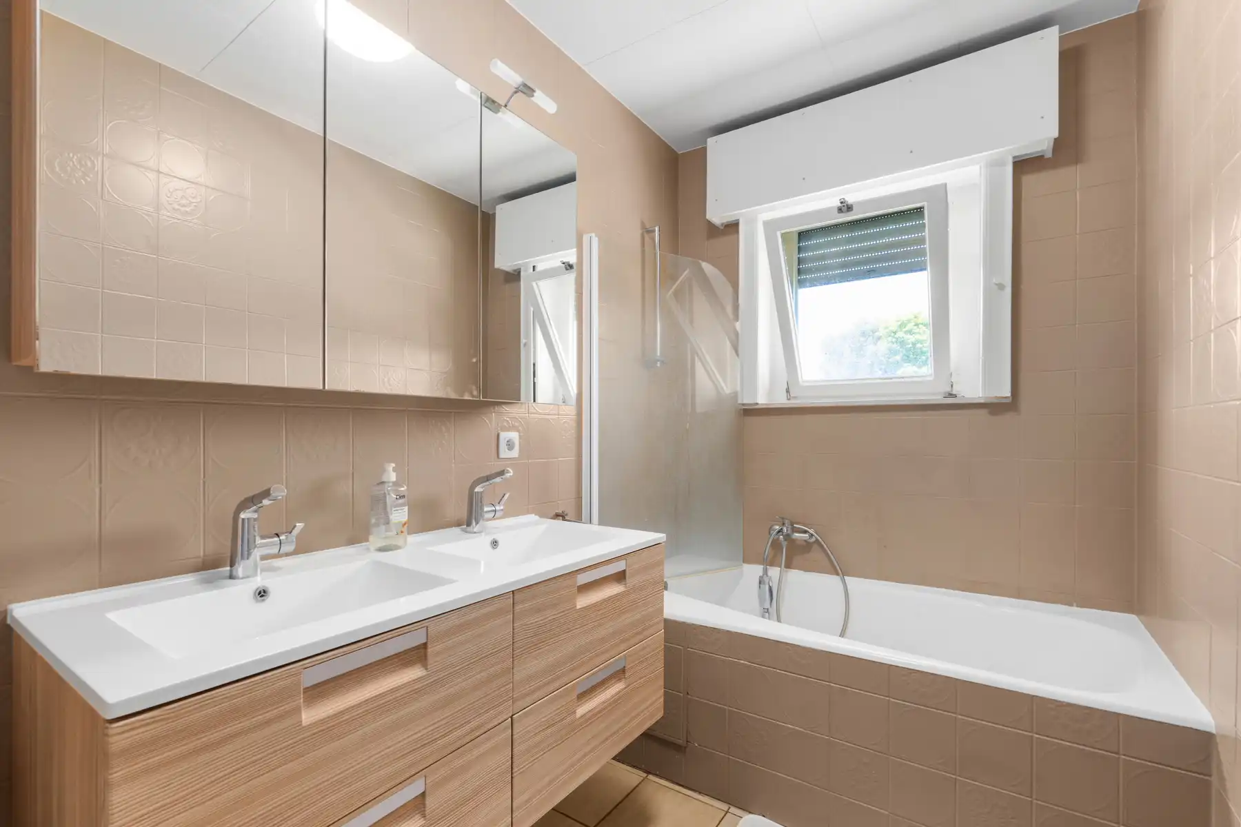 Goed onderhouden bungalow op ruim perceel!  foto 11