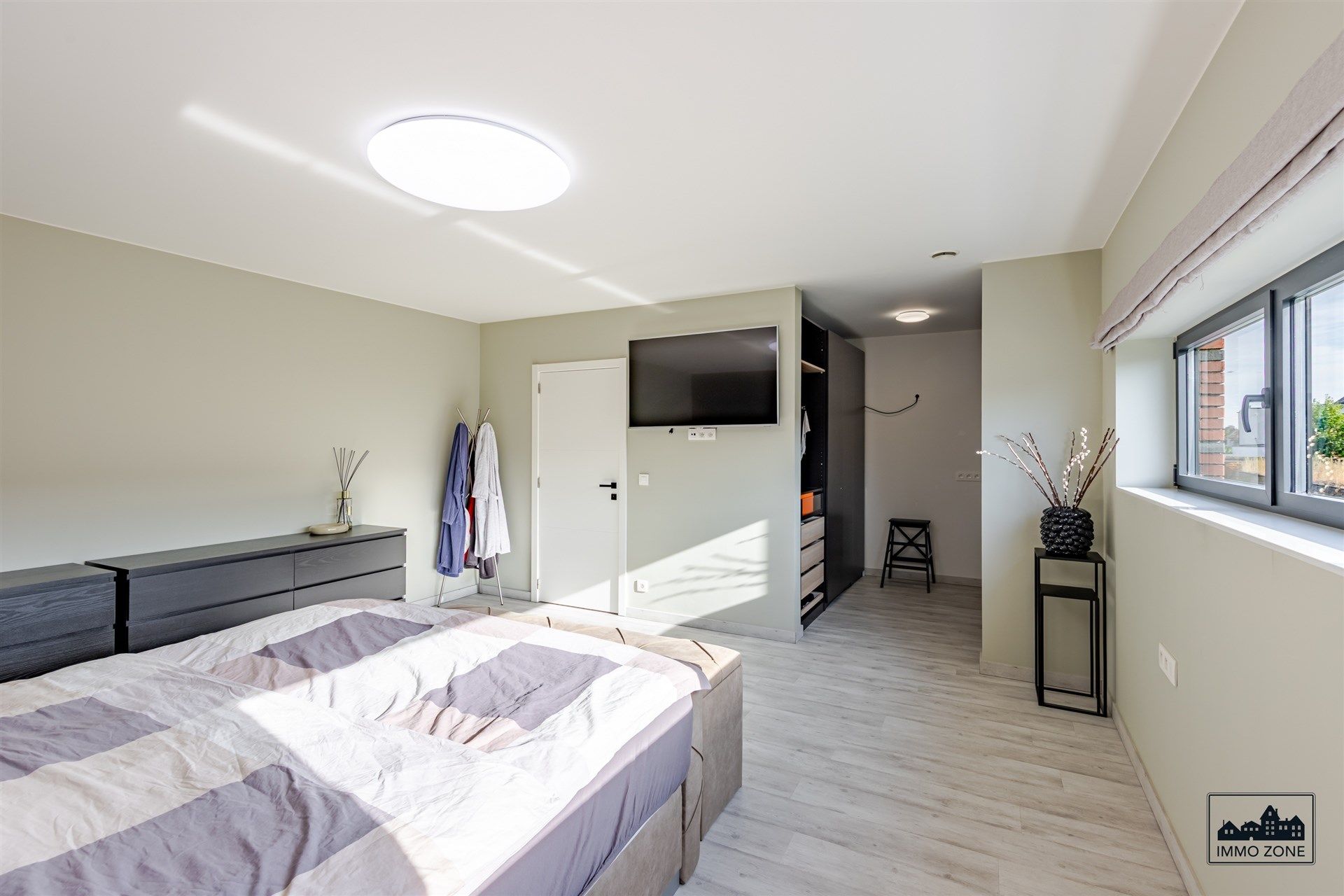 Zeer ruime moderne recente woning te centrum Sint-Niklaas foto 14