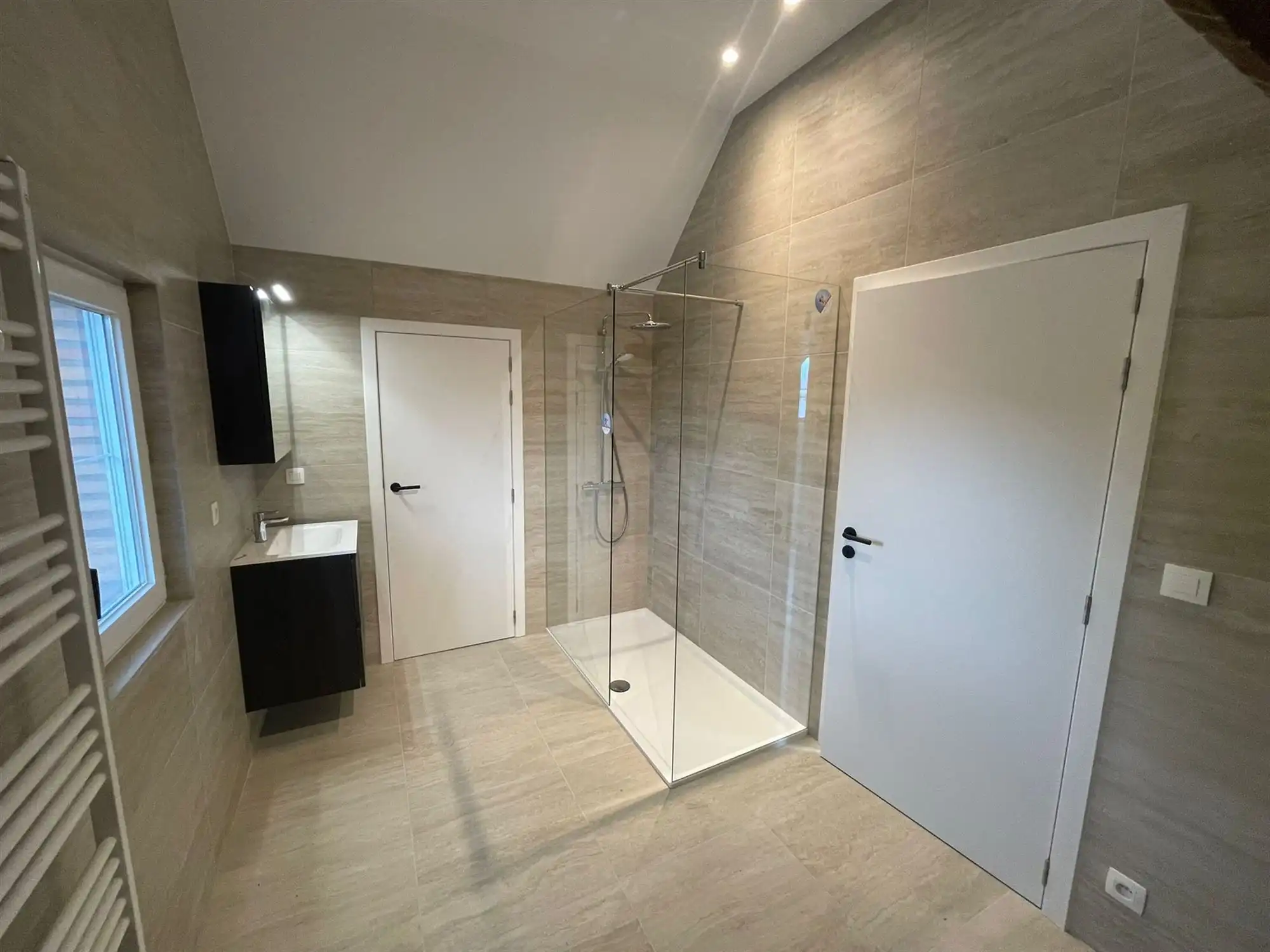 Vrijstaande woning met 3 slpks + mogelijkheid vrij beroep. foto 33