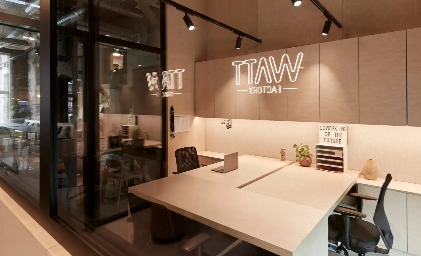 Kantoren in karaktervol gerenoveerd industrieel kantoorgebouw BC Watt Factory foto 16