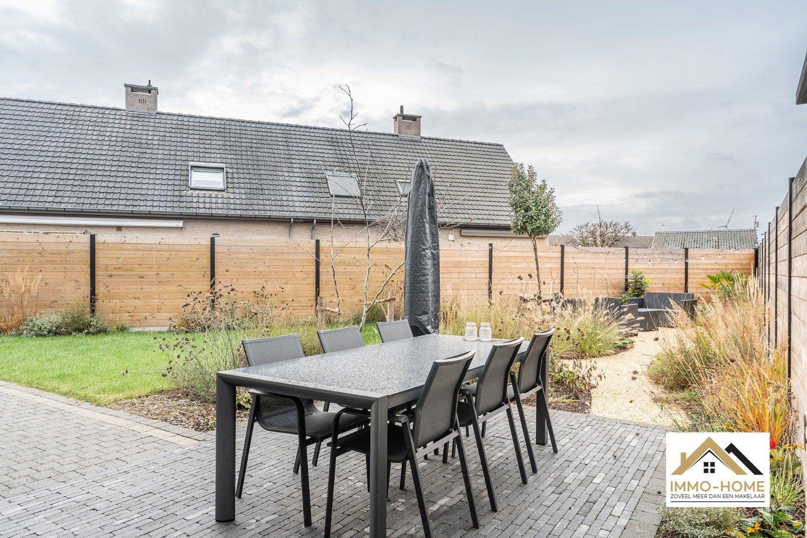 Prachtige HOB met zonnepanelen in een doodlopende straat! foto 12