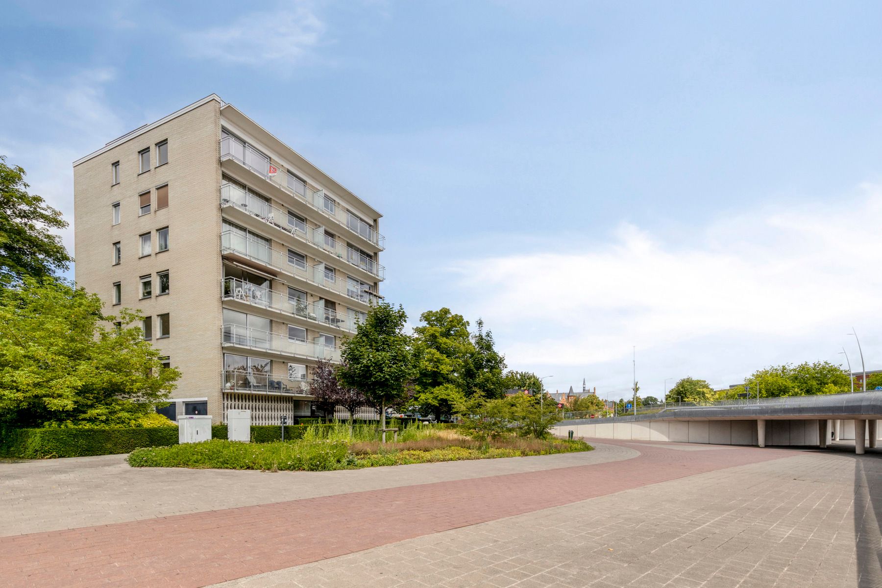 Centraal gelegen gerenoveerd appartement | Station Brugge foto 2