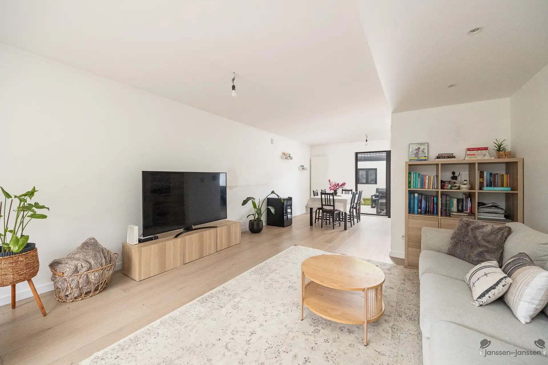 Mooi gerenoveerde woning met EPC B in hartje van Hove foto 2