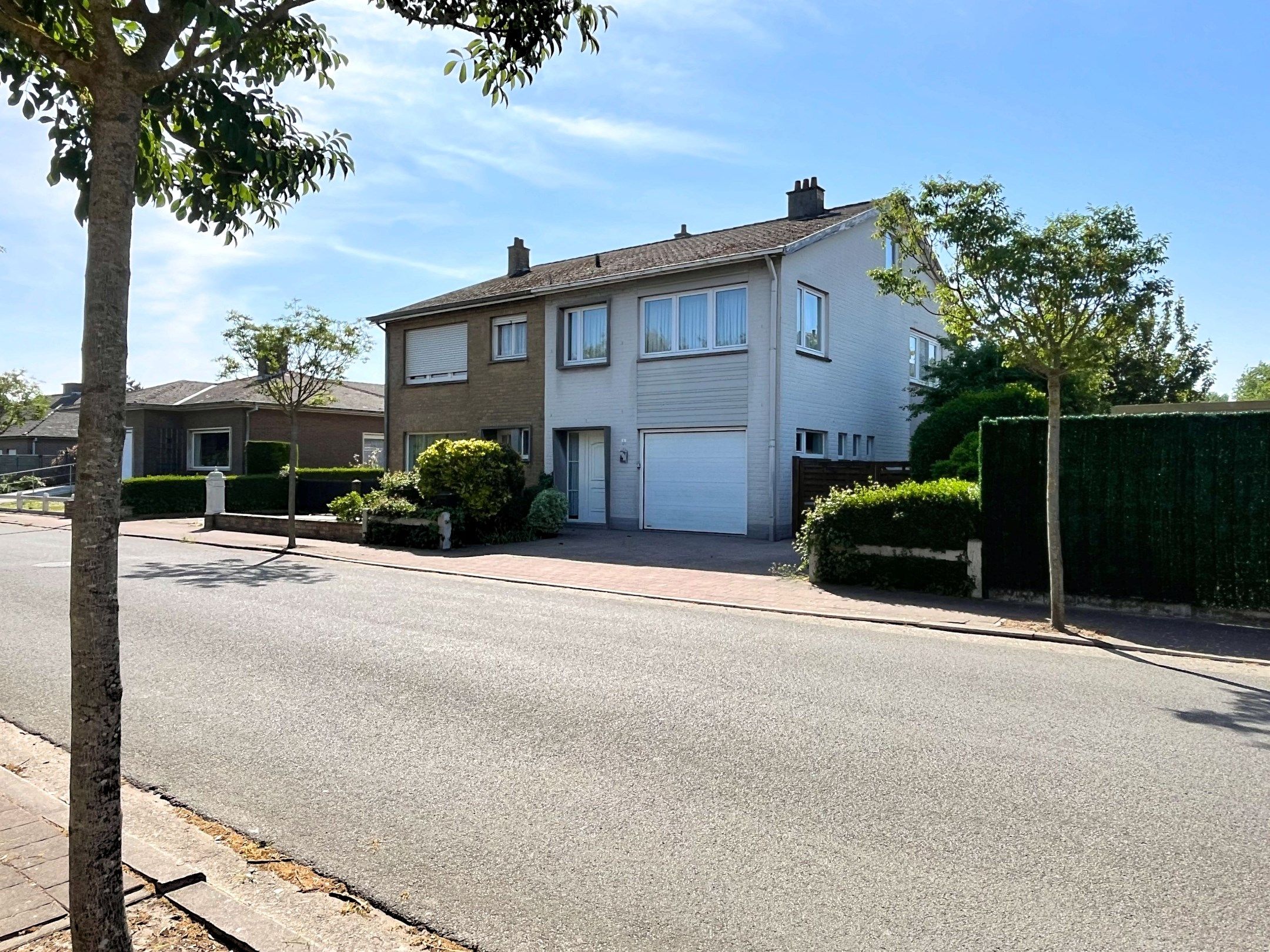 Grote halfopen woning met garage en tuin te Heist foto 26