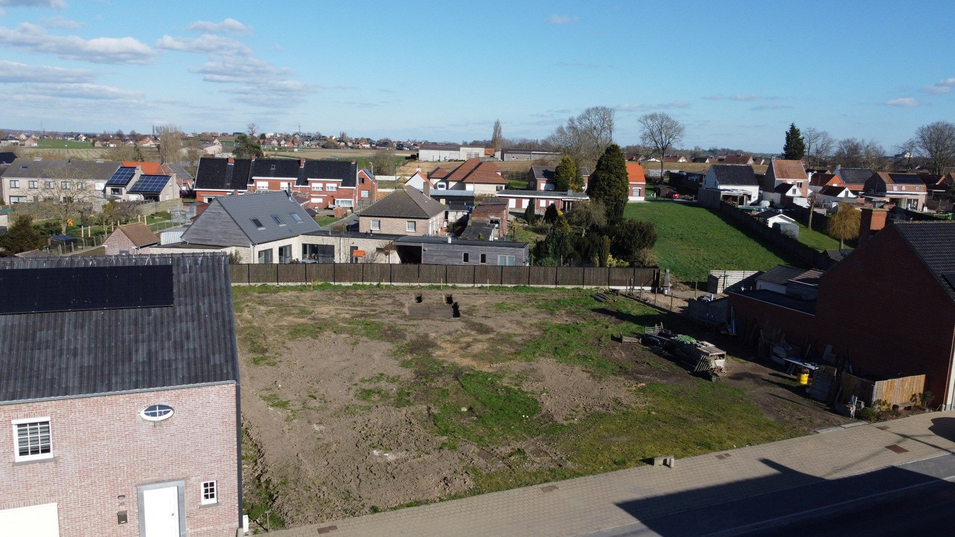 Verkaveling met 4 loten bouwgrond foto {{pictureIndex}}