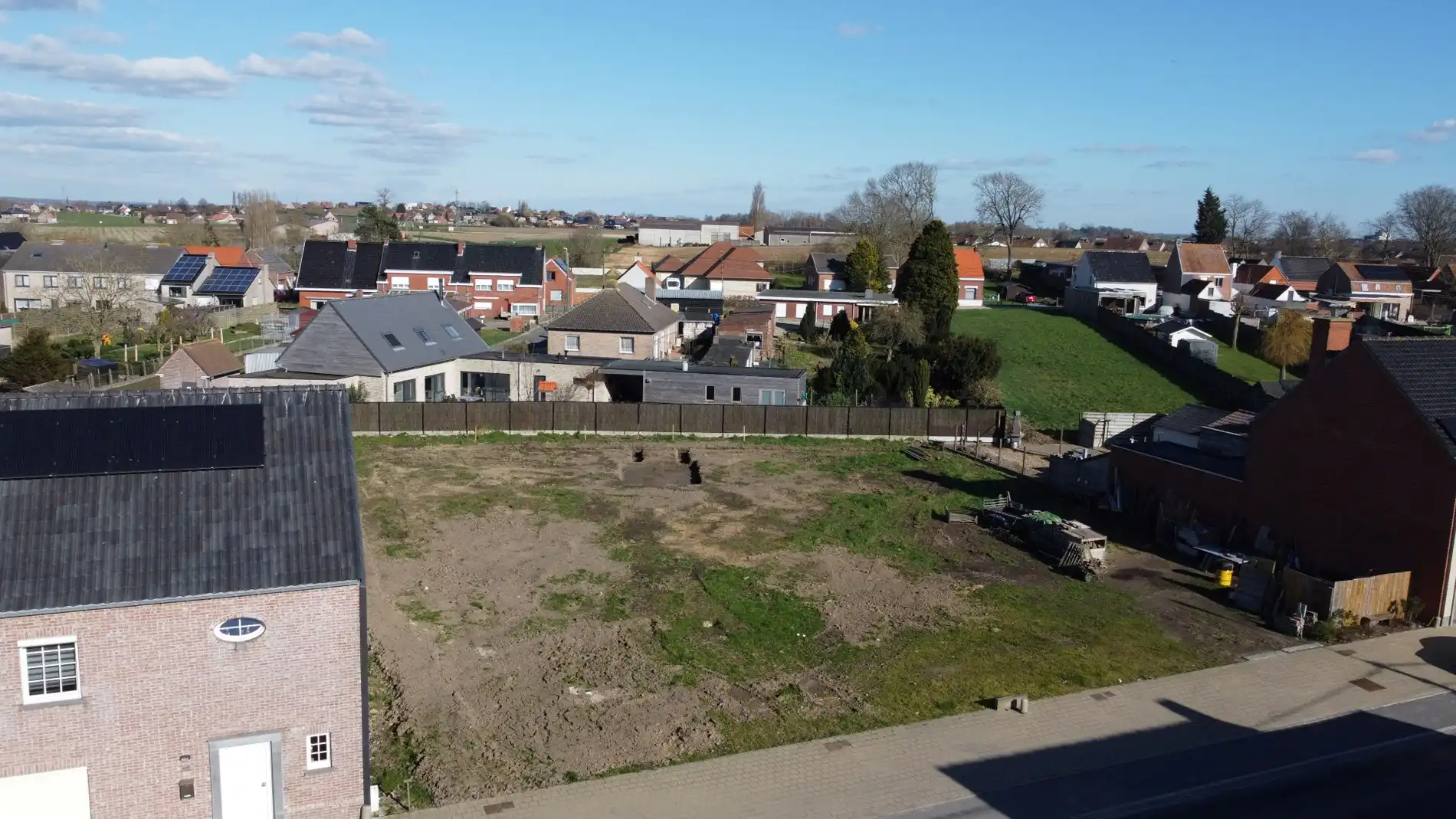 Verkaveling met 4 loten bouwgrond foto {{pictureIndex}}