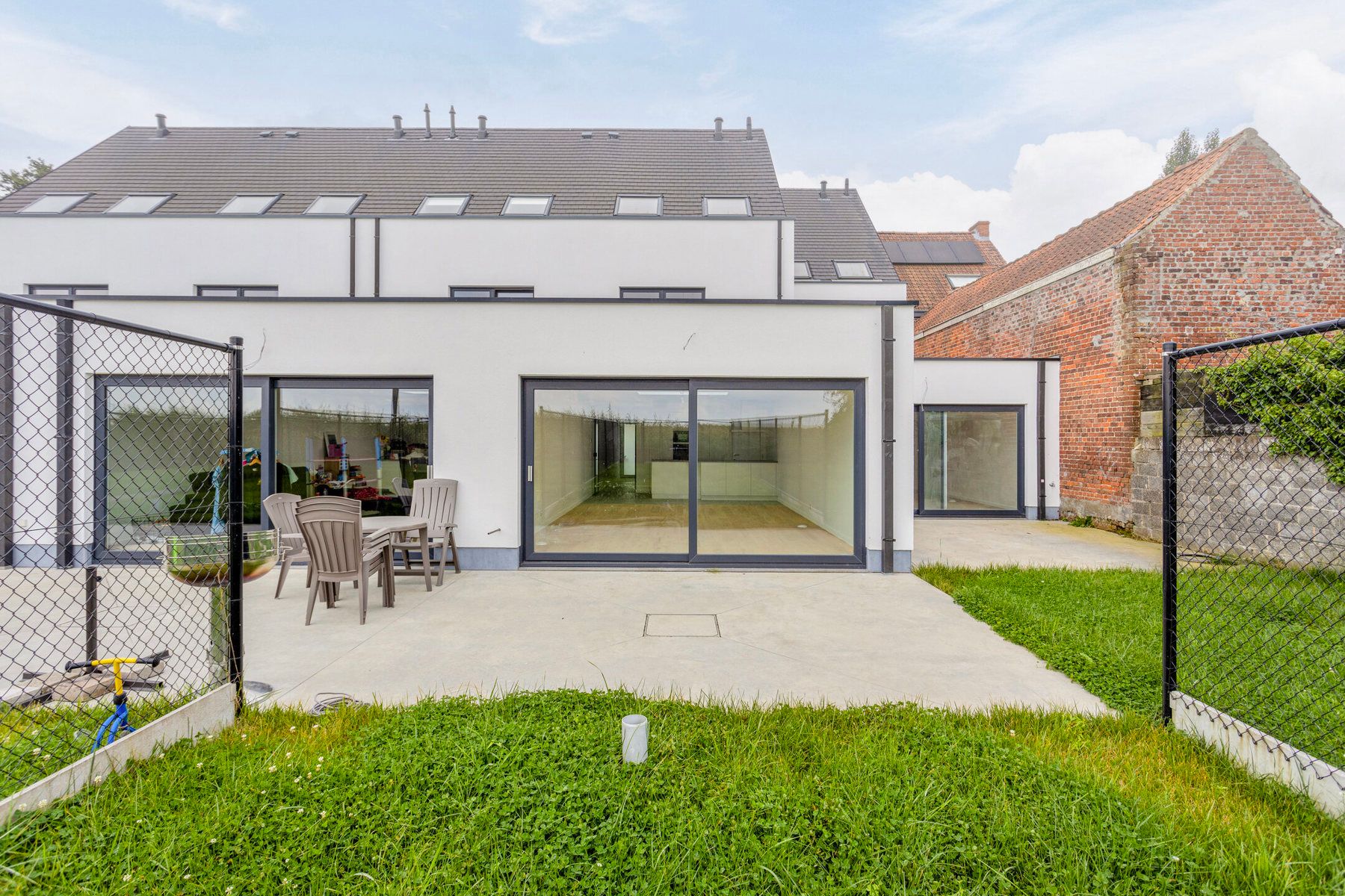 Ruime nieuwbouwwoning met 4 slaapkamers ! foto 24