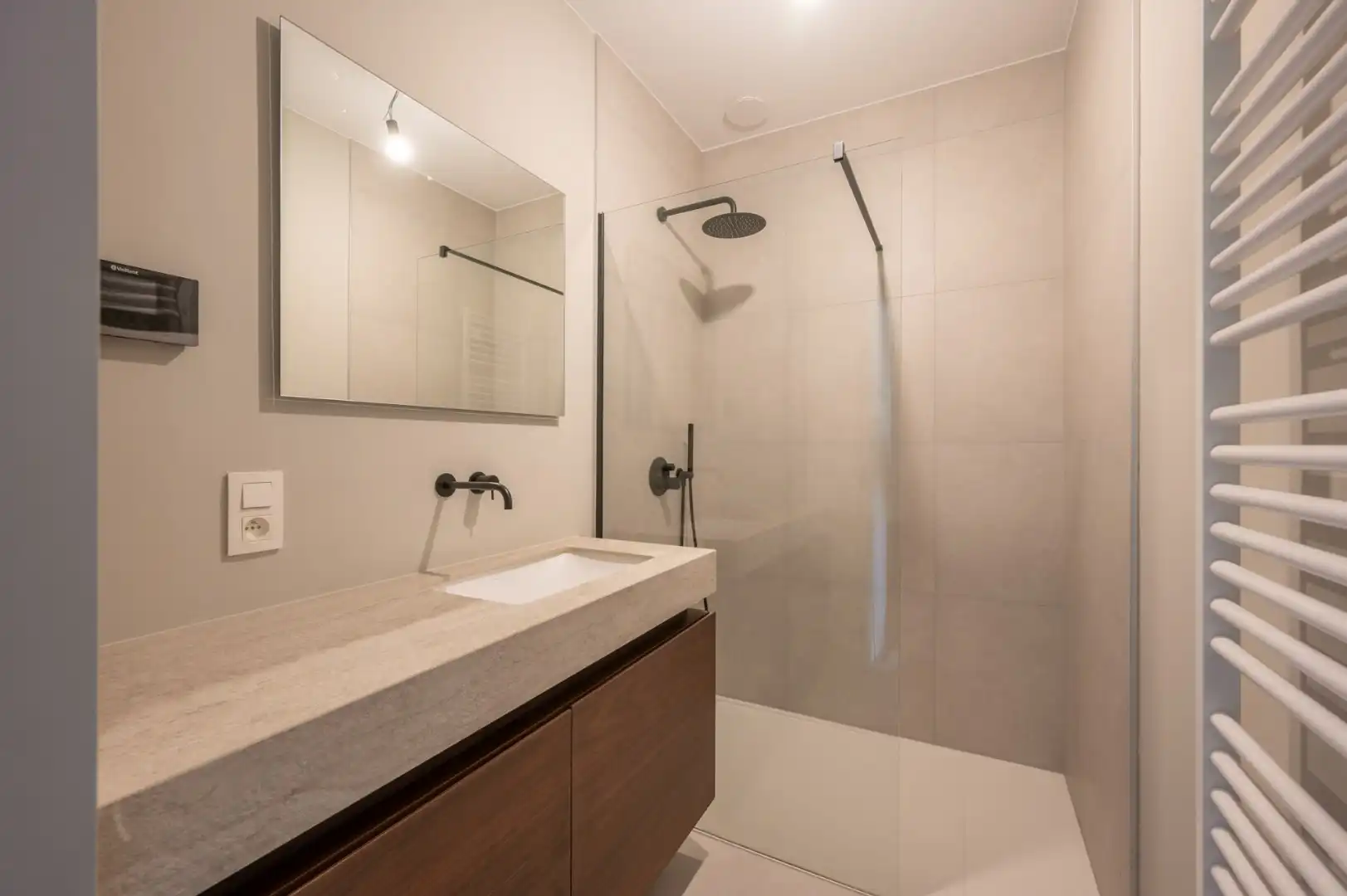 Nieuwbouwwoning ideaal gelegen aan Duinenwater foto 20