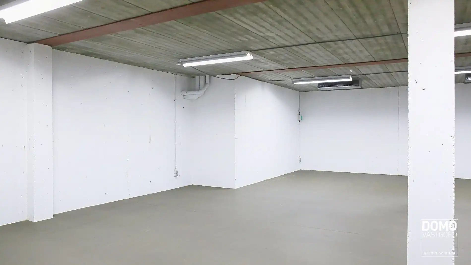 COMMERCIELE RUIMTE MET KELDER TE KOOP IN HERK-DE-STAD foto 8