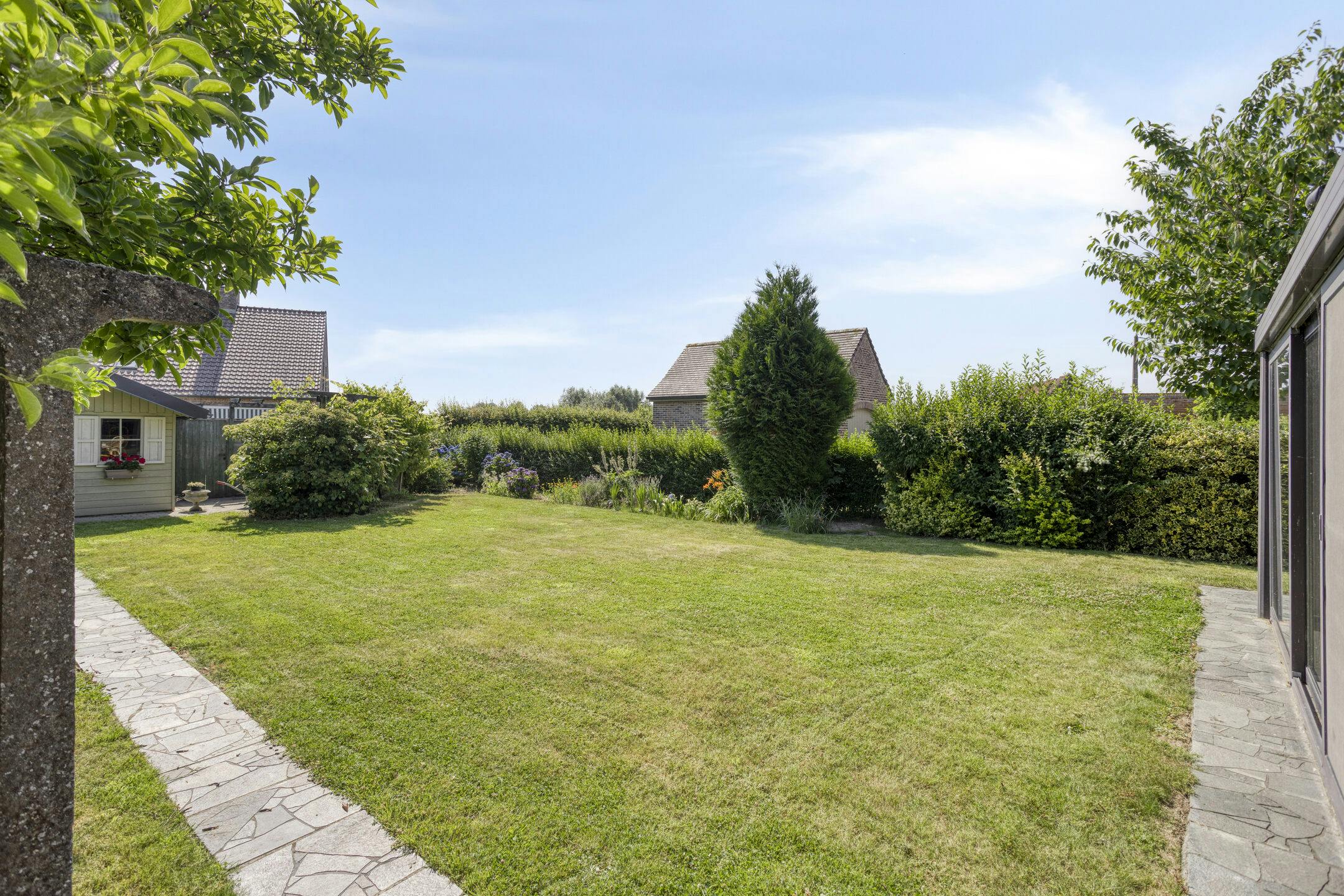 Karaktervolle villa op ruim perceel te koop in Roeselare foto 9