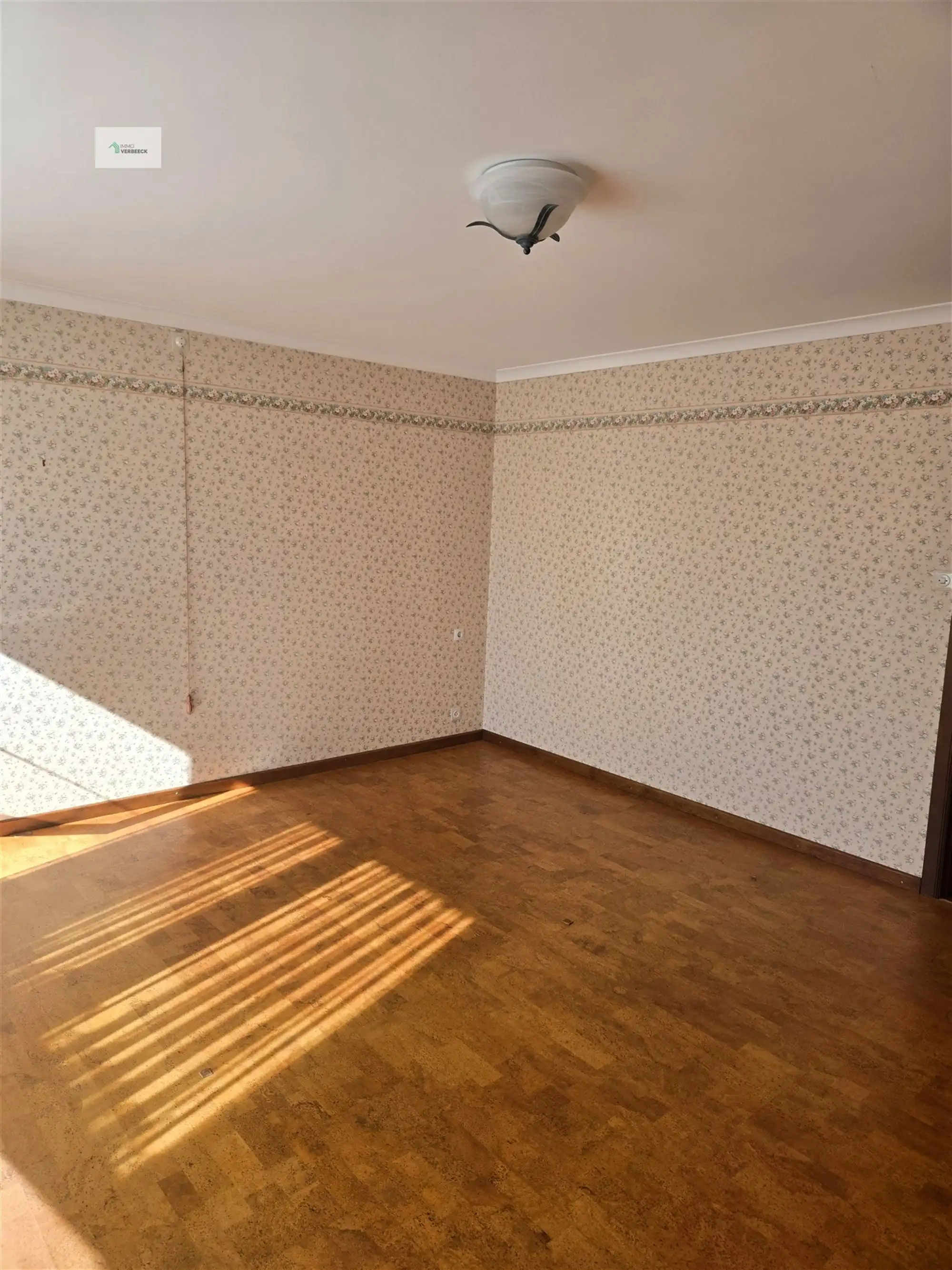 Ruime woning met 4 slaapkamers op 914 m² te Bale foto 12