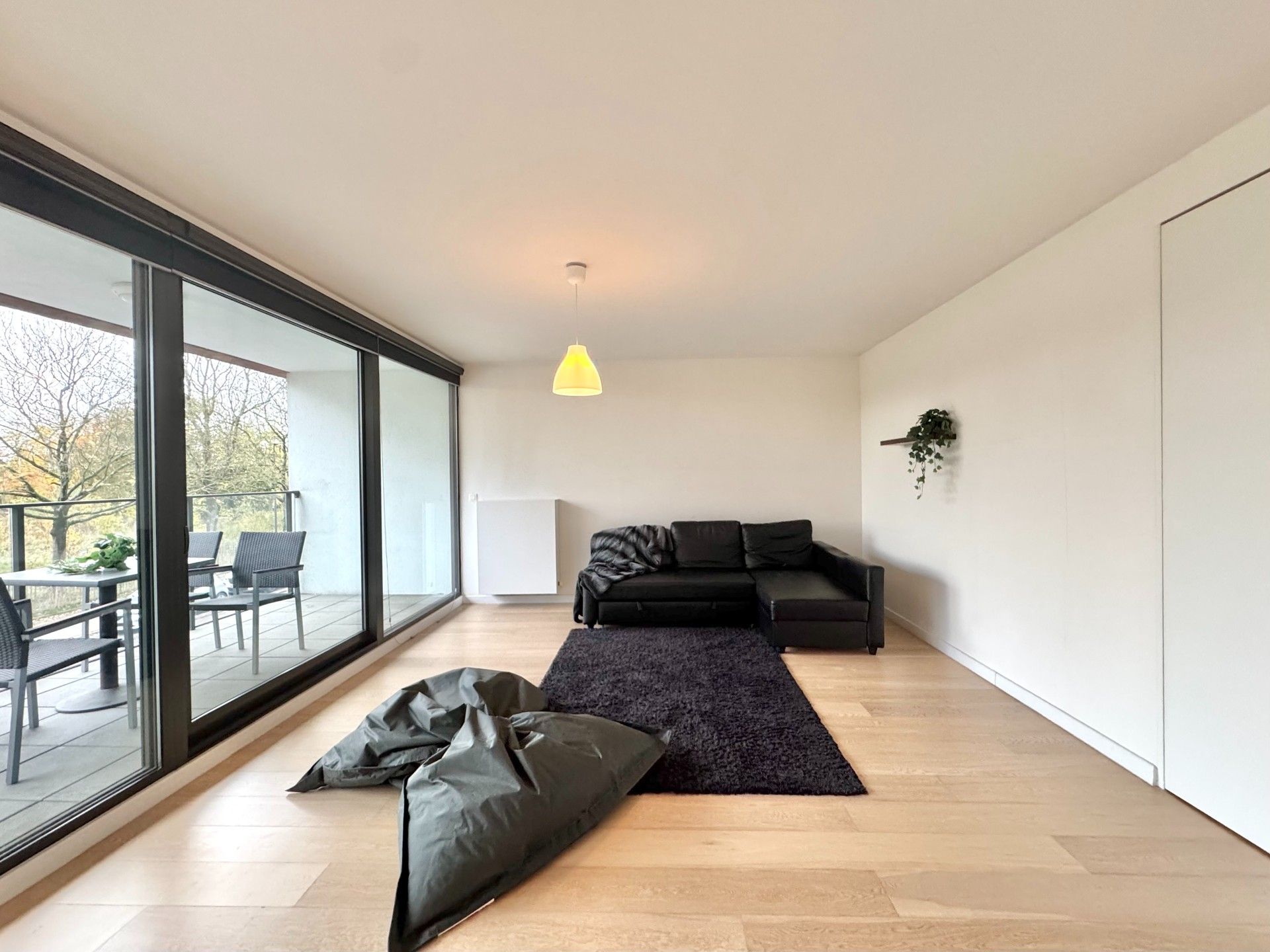 LICHTRIJK APPARTEMENT MET GROOT TERRAS EN PARKING - 125 M² foto 6