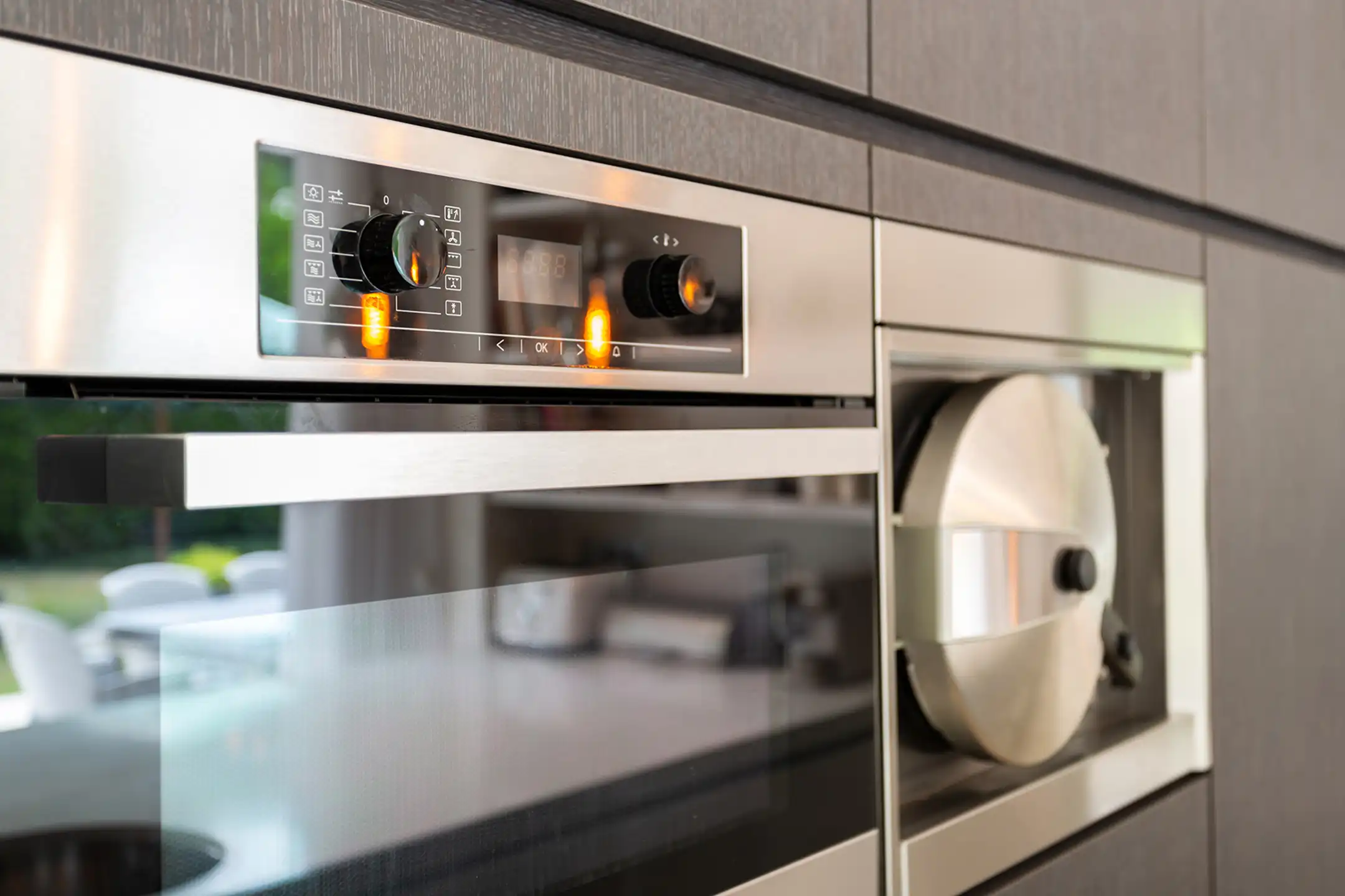 Topgelegen architectenwoning met ruim tuin en binnenzwembad. foto 20