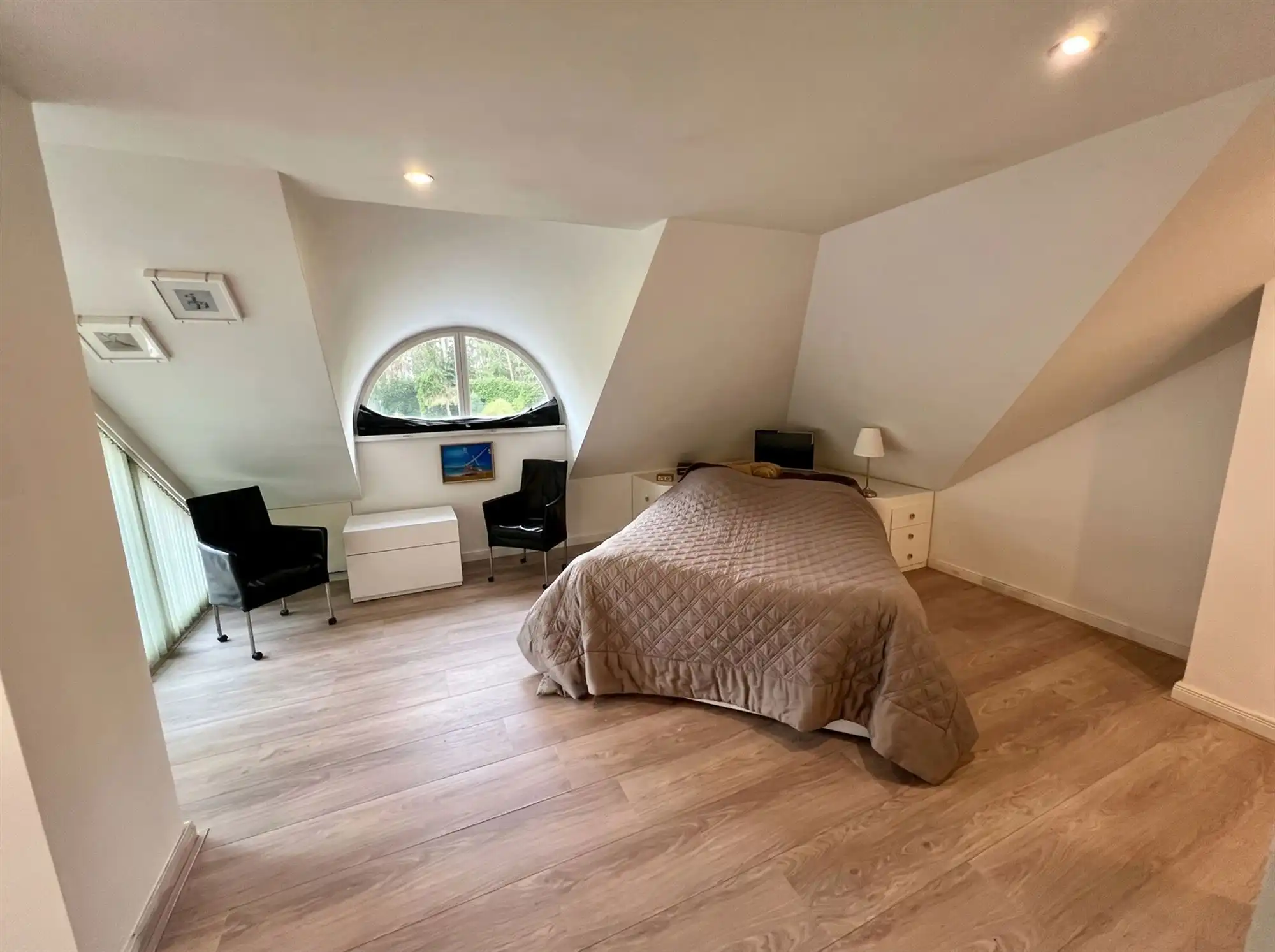 Statig landgoed met binnenzwembad op toplocatie foto 52