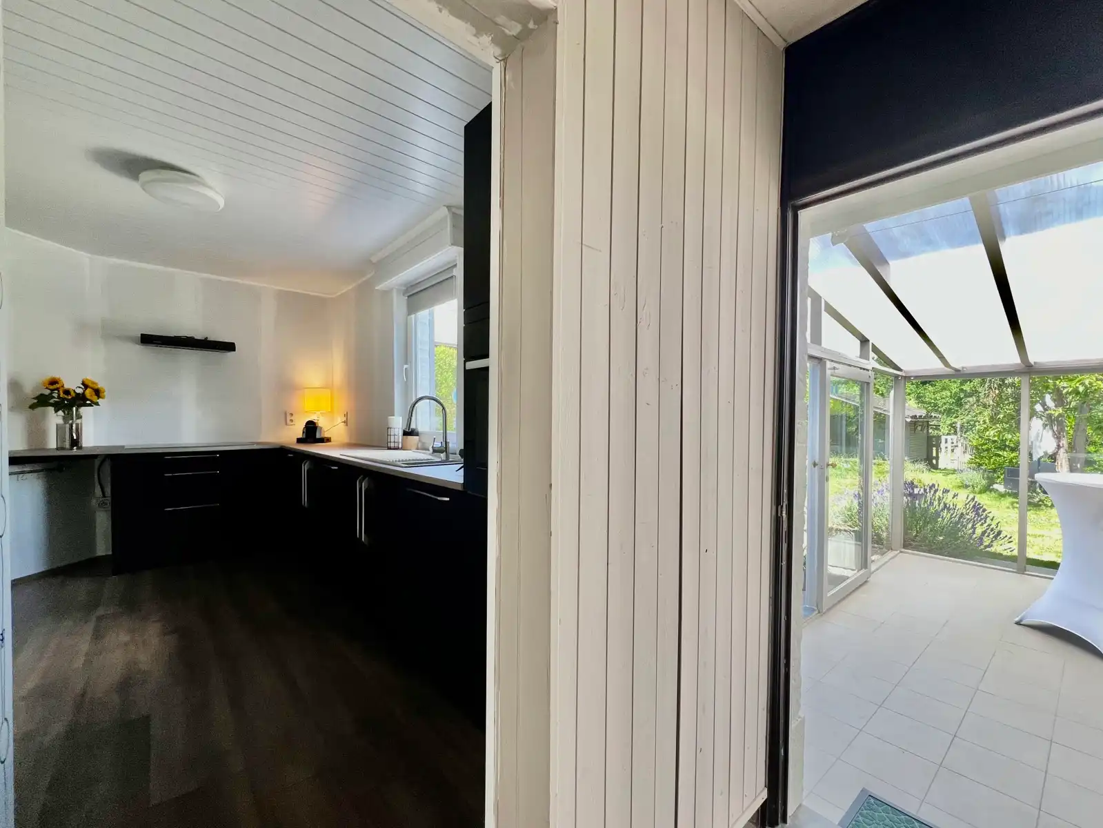 Zeer ruime woning met grote tuin en vrij zicht. foto 13
