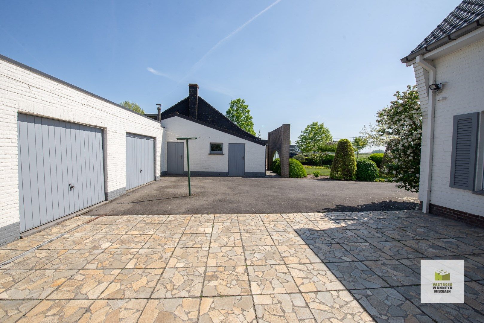 Te renoveren woning met kantoor/toonzaal met grote parking  foto 6