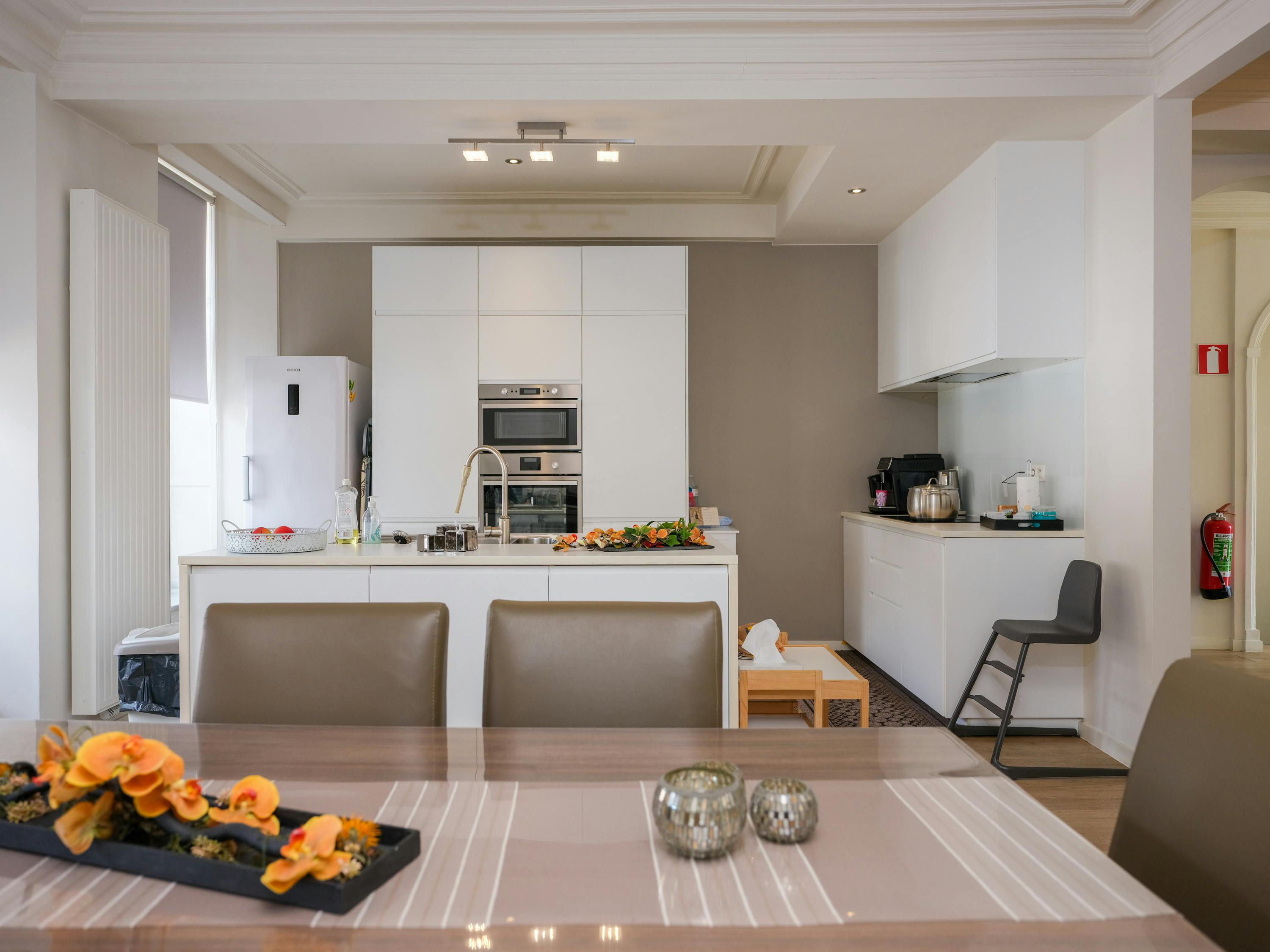 Instapklaar handelspand met woonst te koop op de Boelare in Eeklo foto 10