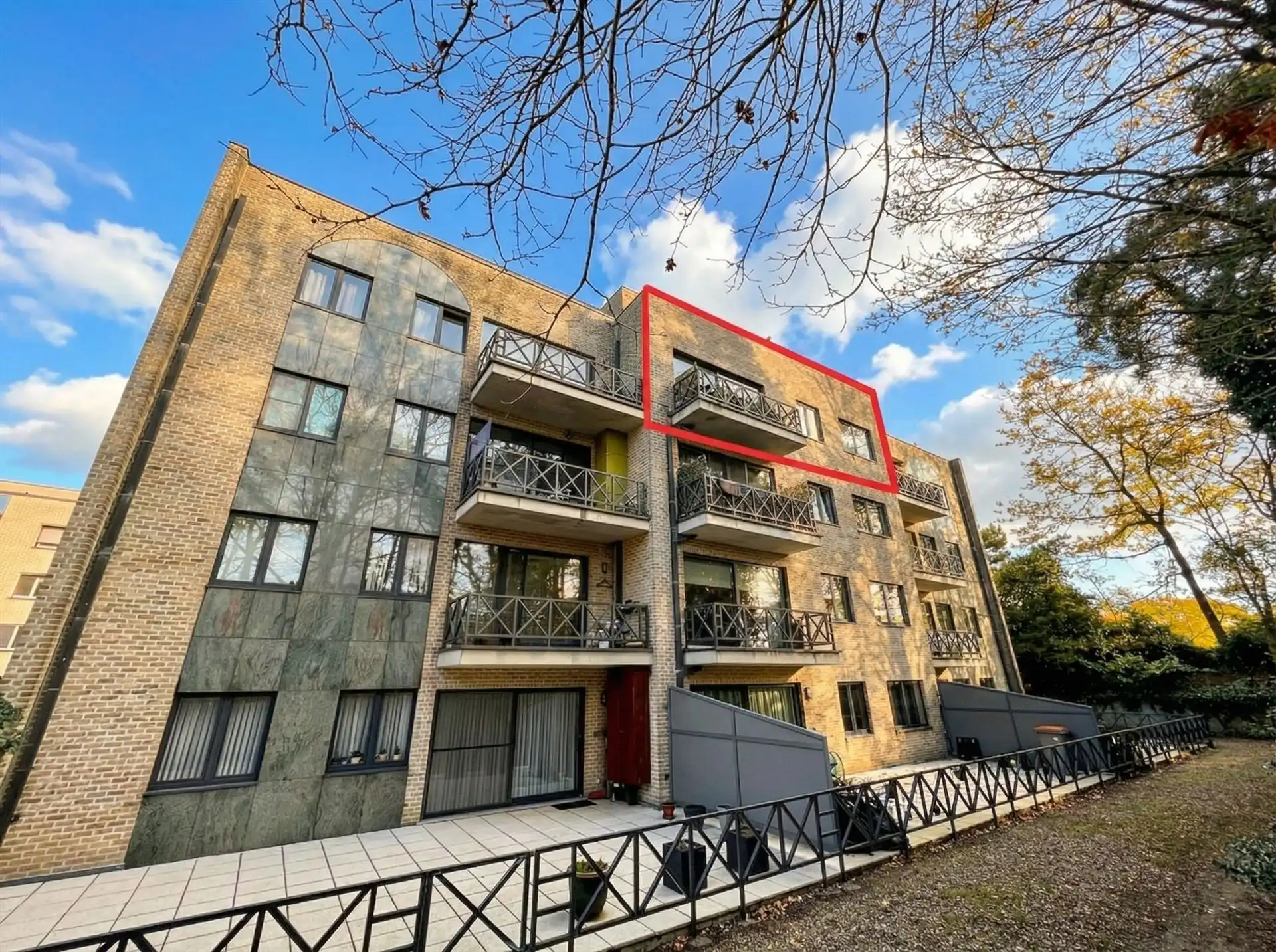 Instapklaar appartement voorzien van 2 slaapkamers een garage en een berging  foto 2