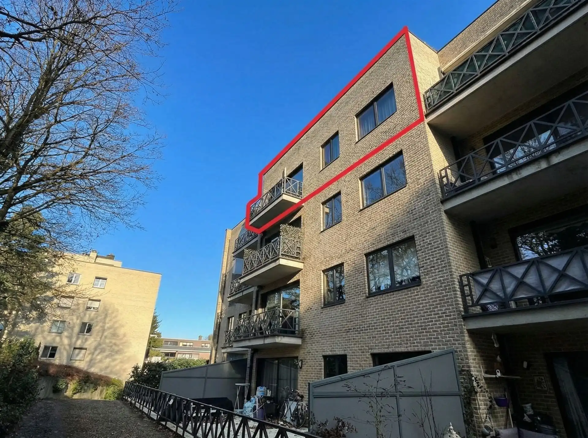 Instapklaar appartement voorzien van 2 slaapkamers een garage en een berging  foto 2