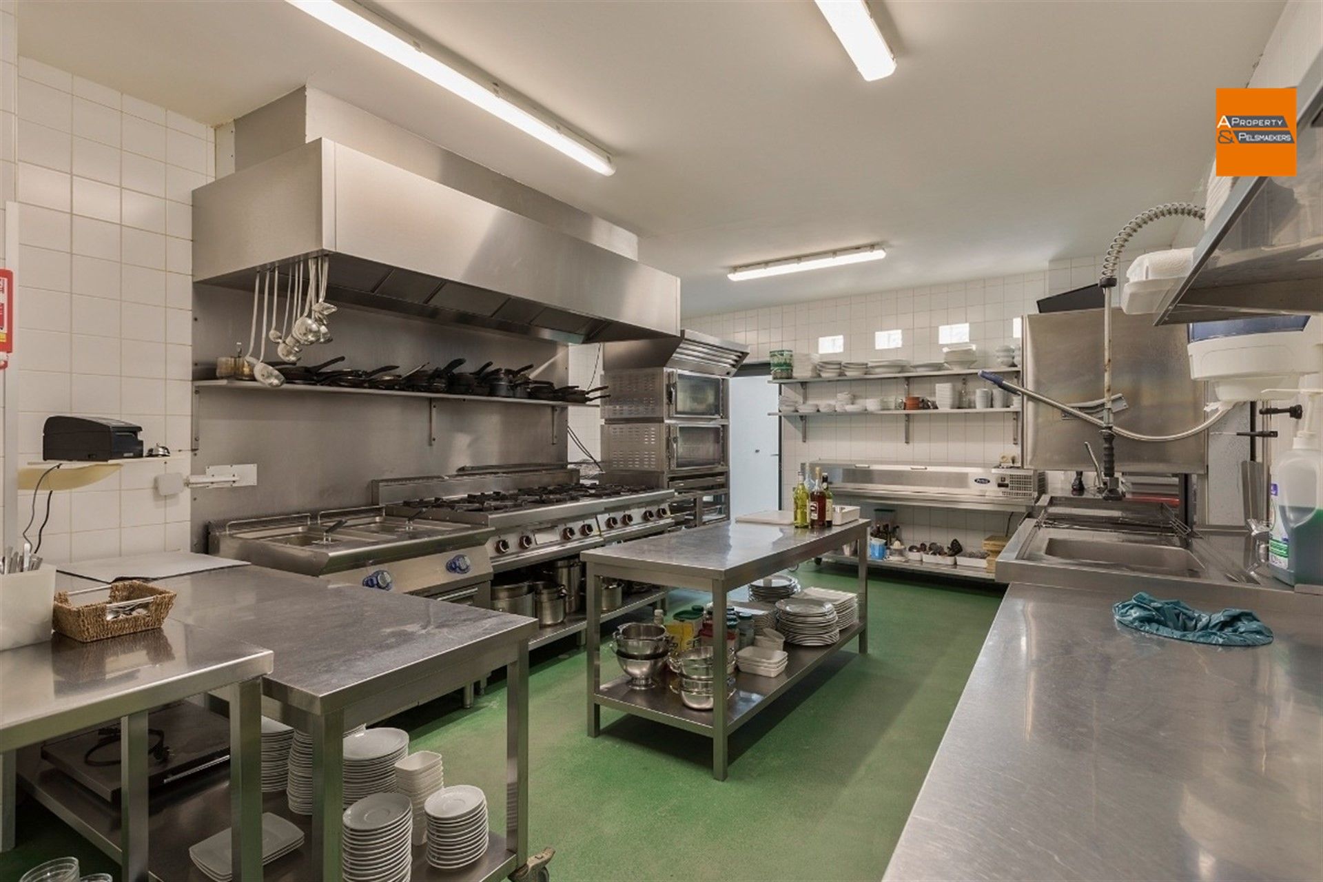 Goed draaiende restaurant met instapklare woonst  foto 7
