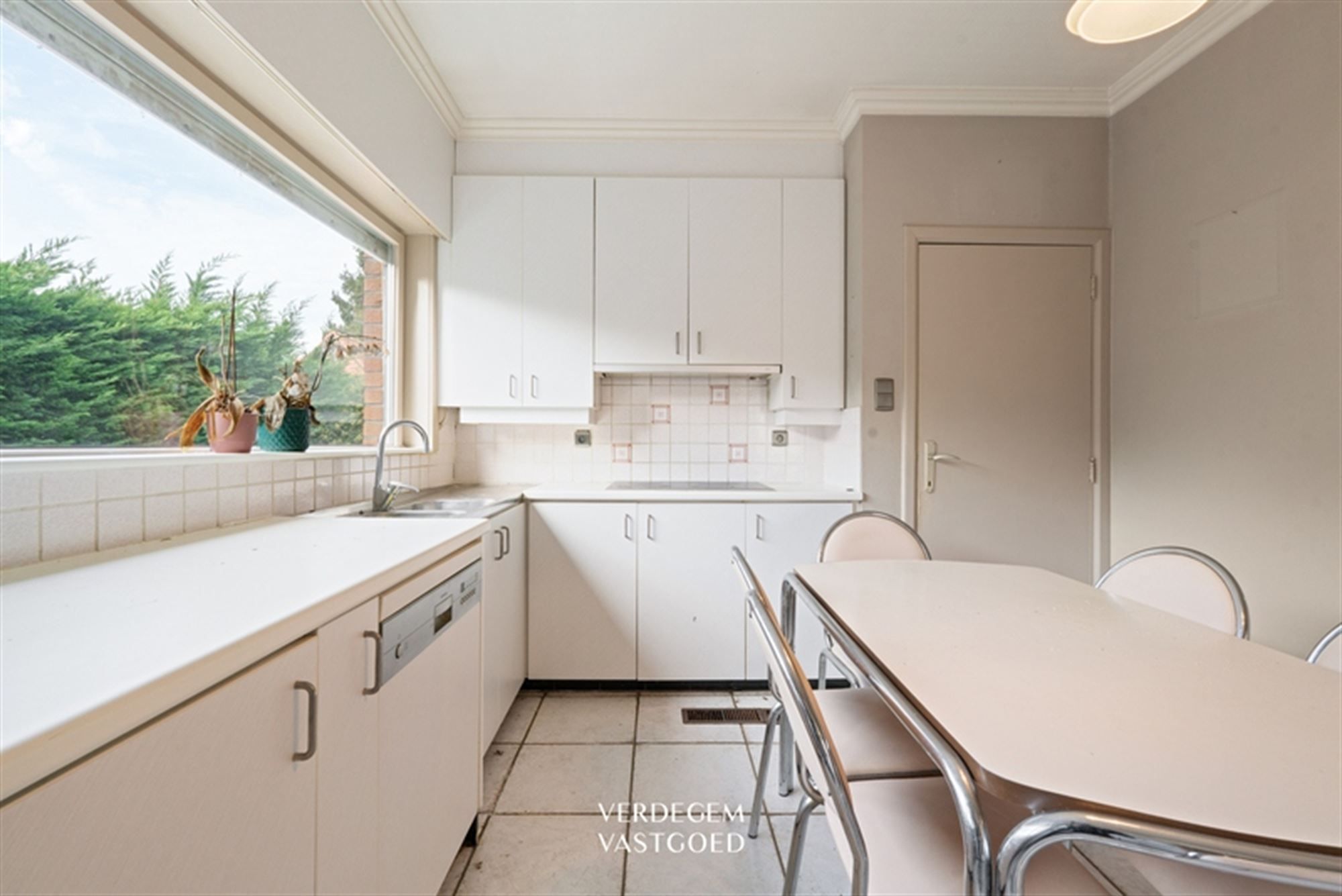 Woning voor totaalrenovatie of perceel voor nieuwbouw / ontwikkeling foto 7