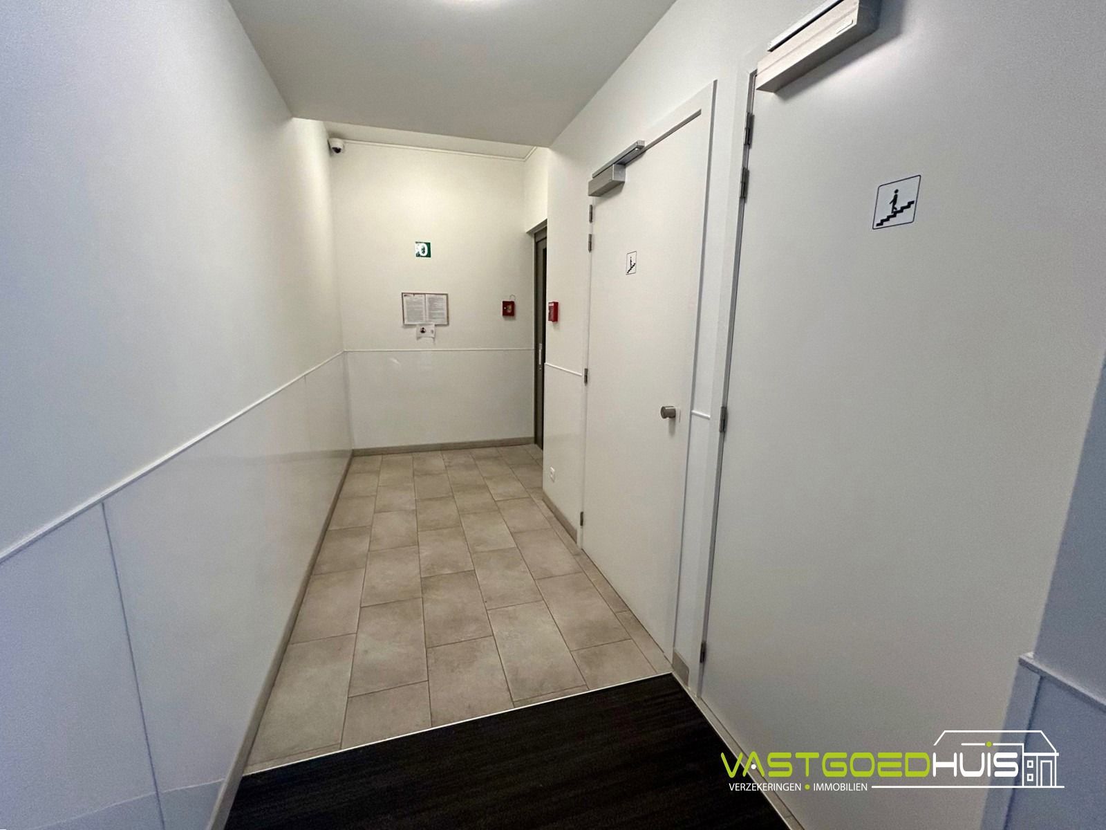 Modern appartement met 2 slaapkamers en terras foto 4