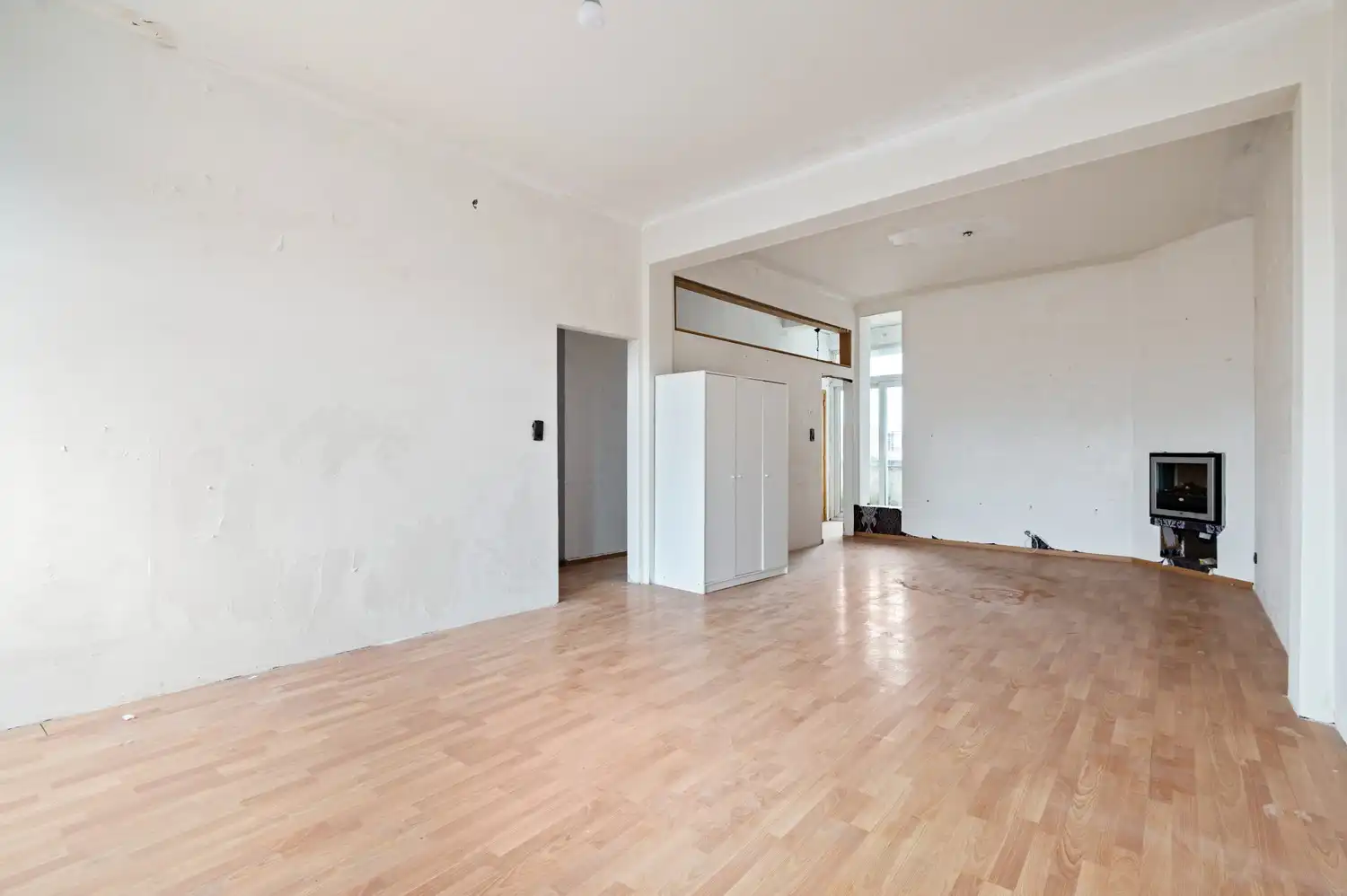 Opbrengsteigendom met een groot magazijn en 3 appartementen te koop! foto 25