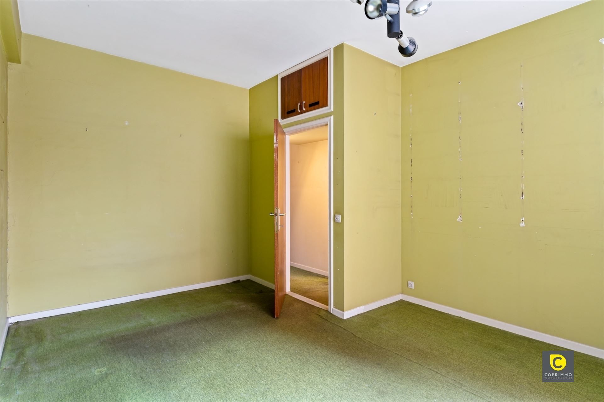 Te renoveren appartement op toplocatie! foto 5