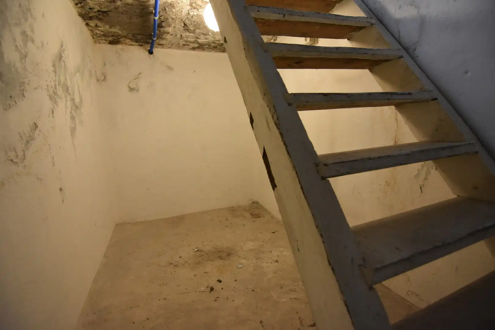 Te renoveren rijwoning met goeie ligging foto 6