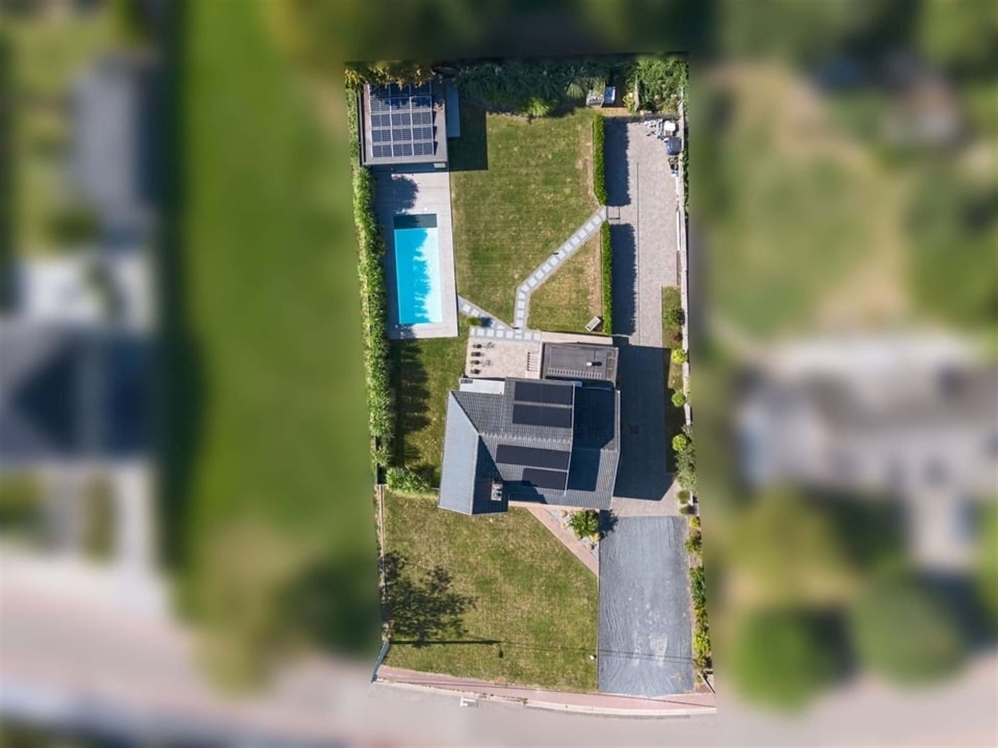 PRACHTIGE GEZINSWONING MET ZWEMBAD EN POOLHOUSE IN SINT-TRUIDEN  foto 3