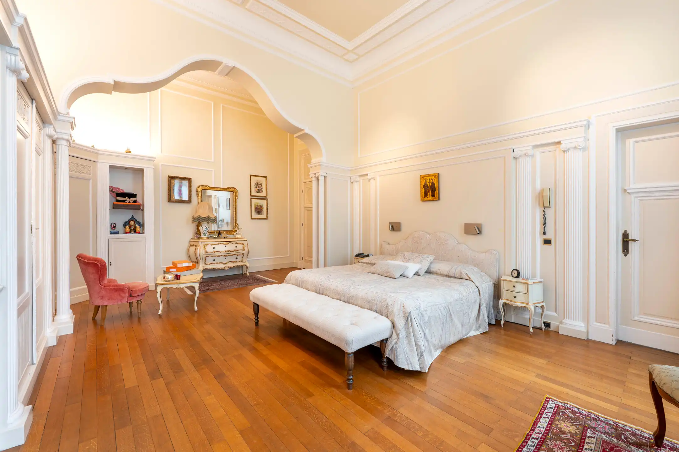 ANTWERPEN - Authentieke meesterwoning met vier garages foto 10