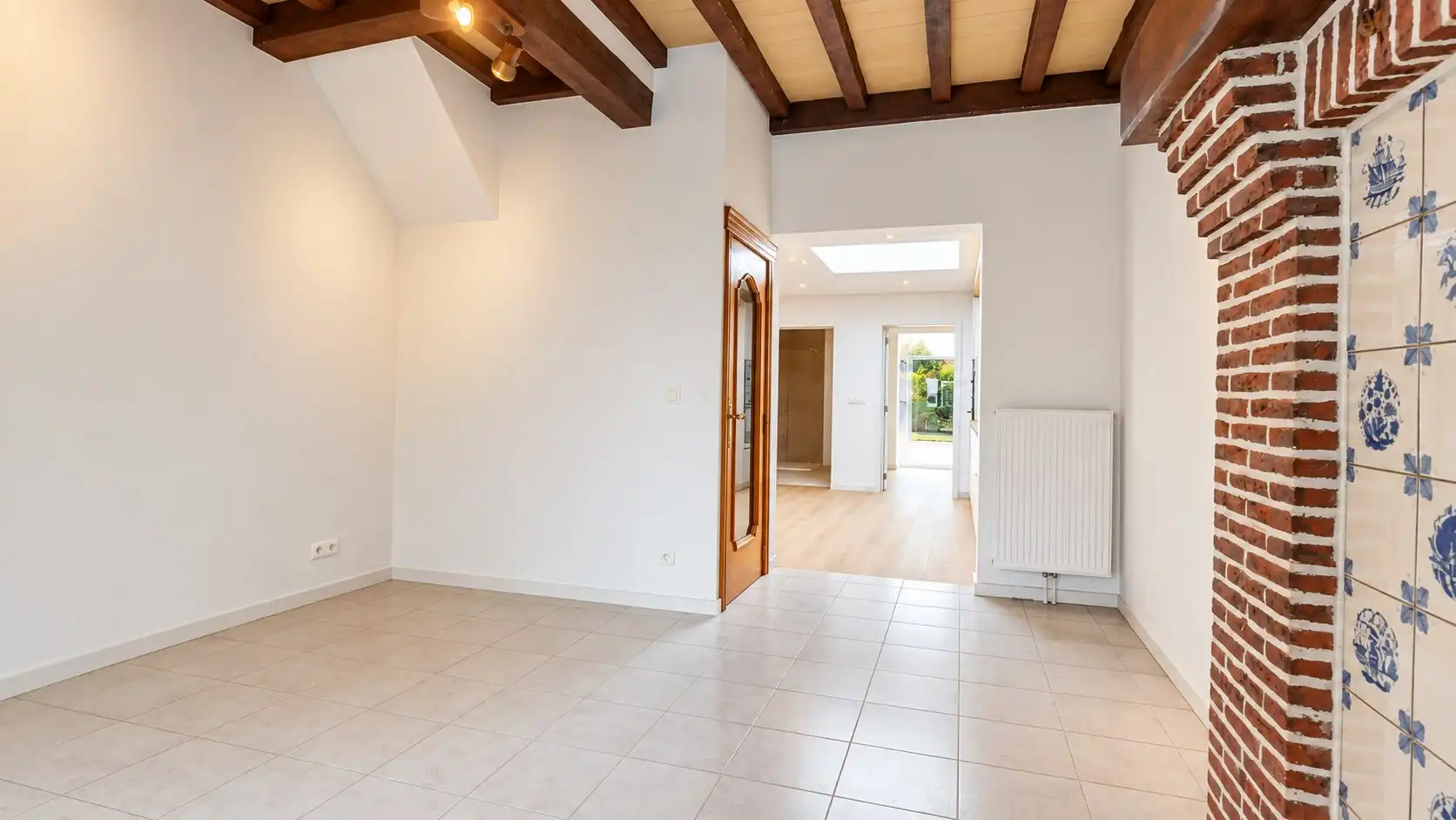 Gerenoveerde woning met terras in Sint-Niklaas foto 5