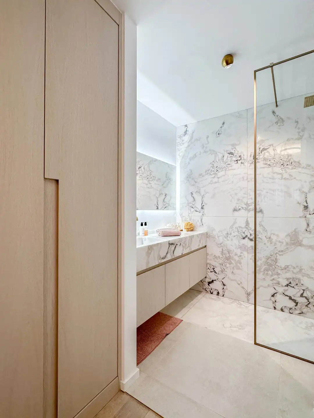 Subliem nieuwbouwappartement in het Zoute met zonnig terras foto 15