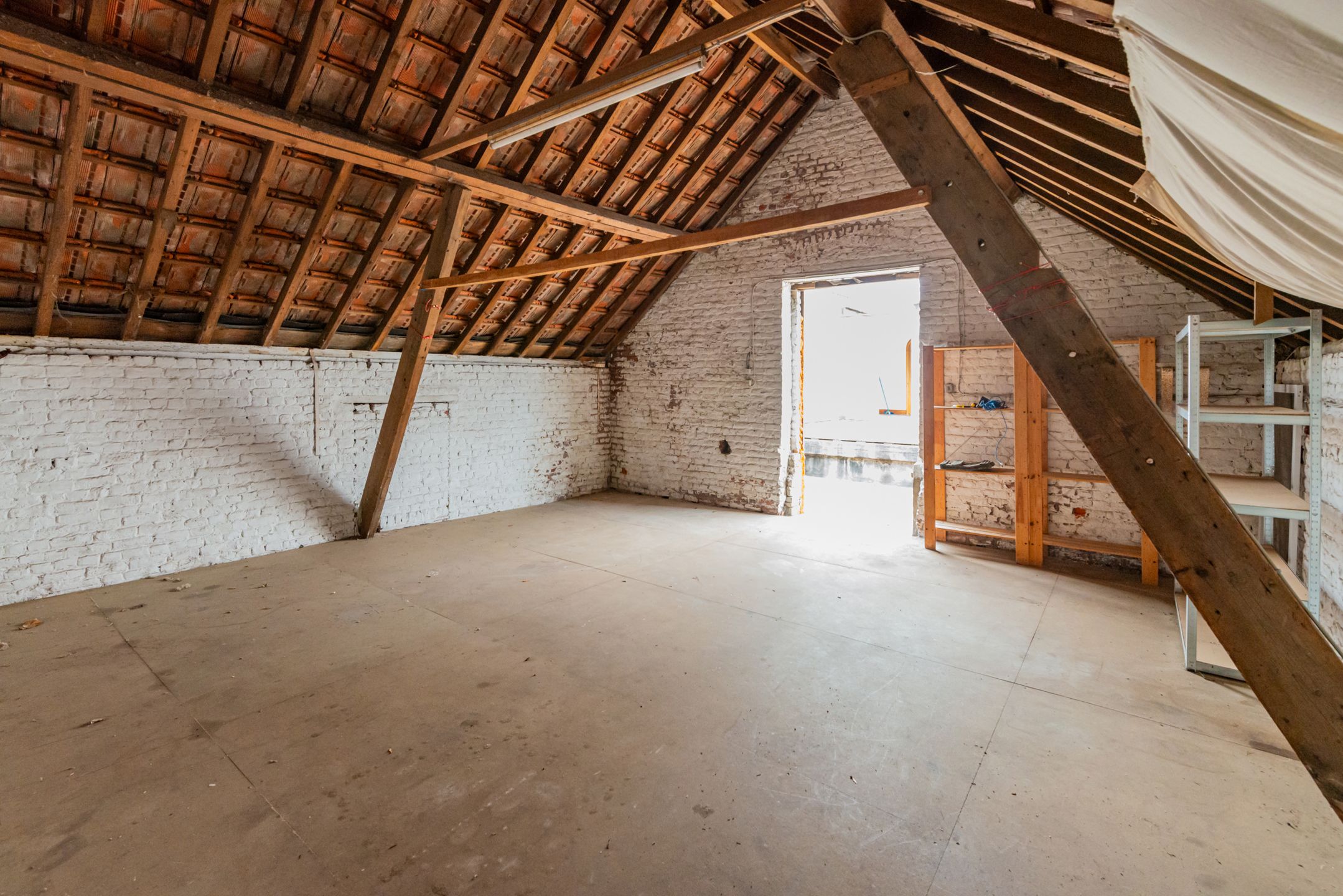 Gebouw met 3 appartementen en opslag te koop foto 28